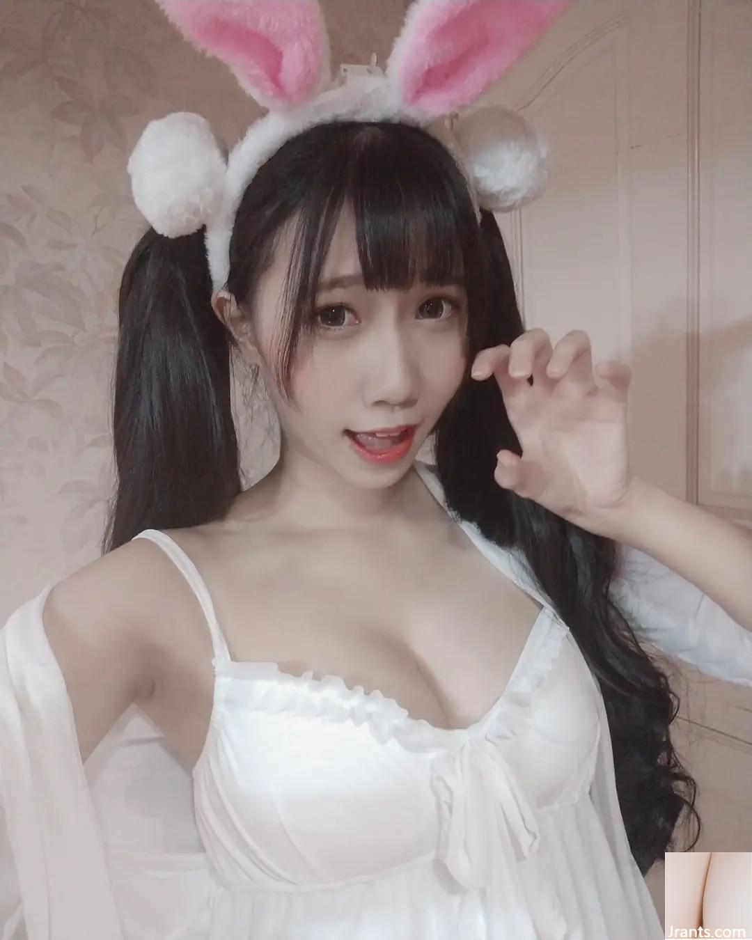 Vũ khí đầy đặn “Dưa hấu” xuất hiện với thân hình đáng kinh ngạc! - Ảnh 10