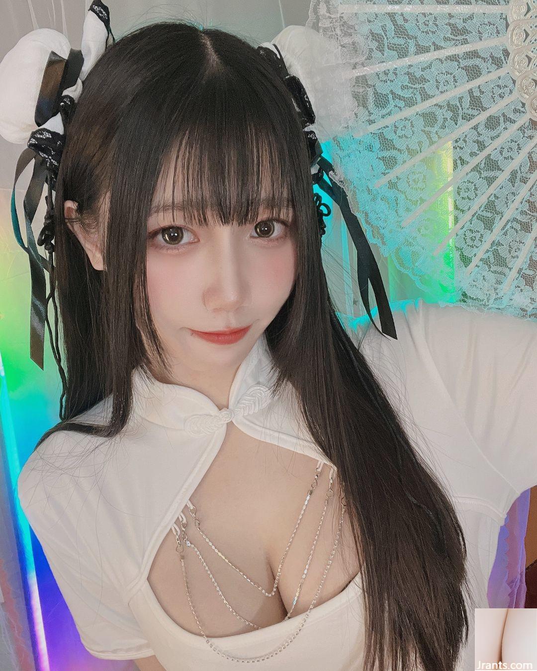 Vũ khí đầy đặn “Dưa hấu” xuất hiện với thân hình đáng kinh ngạc! - Ảnh 21