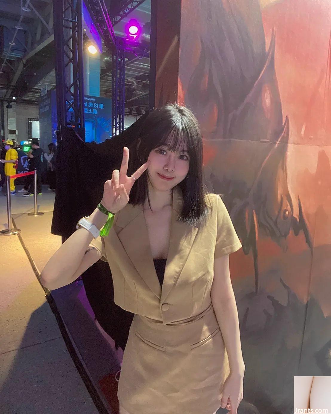 Người nổi tiếng Internet với bộ ngực khủng (1996.722) Ngoại hình đẹp đến mức cư dân mạng không khỏi khen ngợi (27P) - Ảnh 10