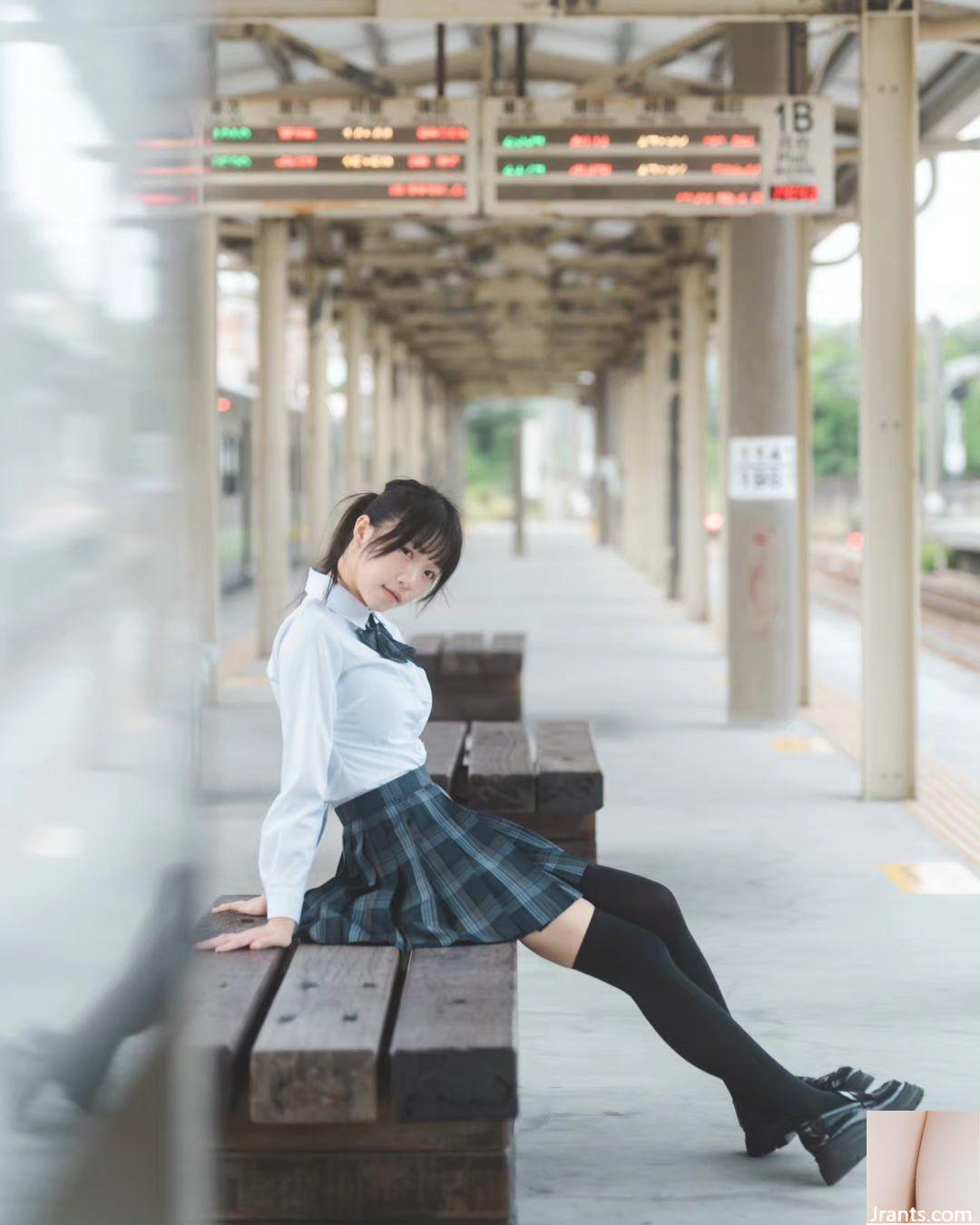 Bộ ngực căng mọng của “Miao Miao Qing”, dáng người trắng trẻo dịu dàng, góc nhìn ngây ngất không chịu nổi (30P) - Ảnh 28