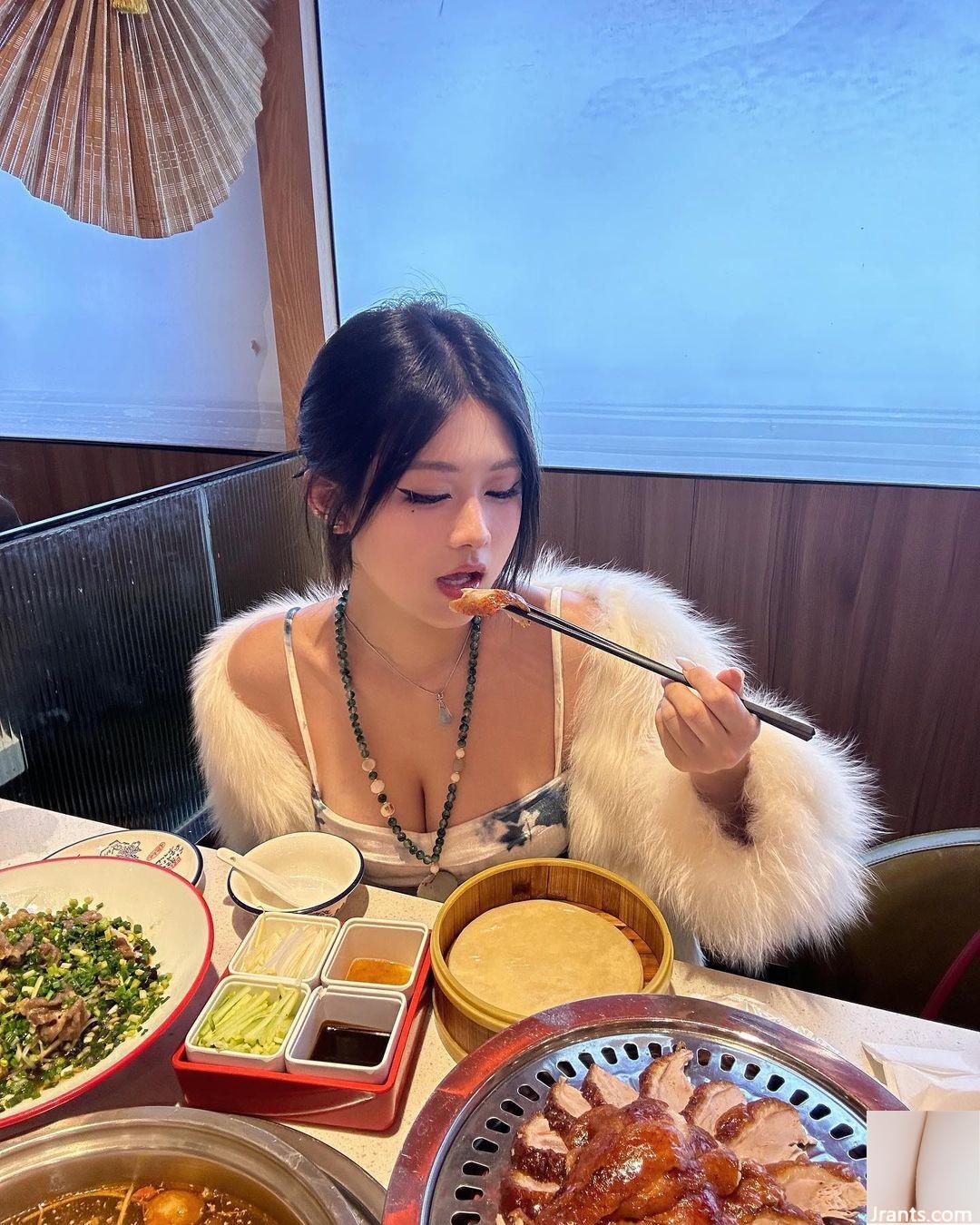 Nụ cười ngọt ngào “Qi” và dáng vẻ yêu quái toát lên sức cám dỗ tột cùng (30P) - Ảnh 5