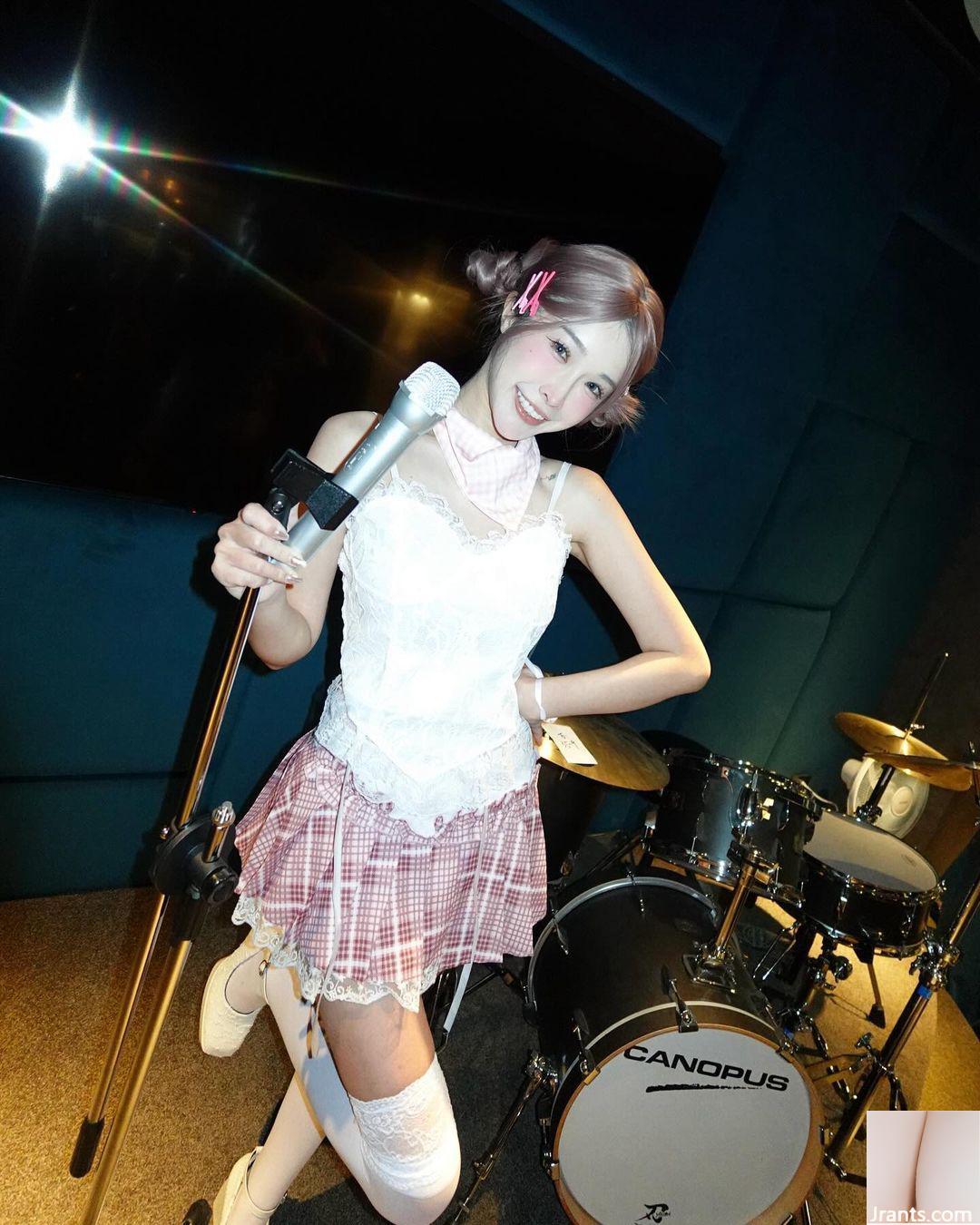 Thanh lịch và nóng bỏng! Rãnh sâu trắng như tuyết của “Li Xiangning Phoebe” siêu hấp dẫn (25P) - Ảnh 15