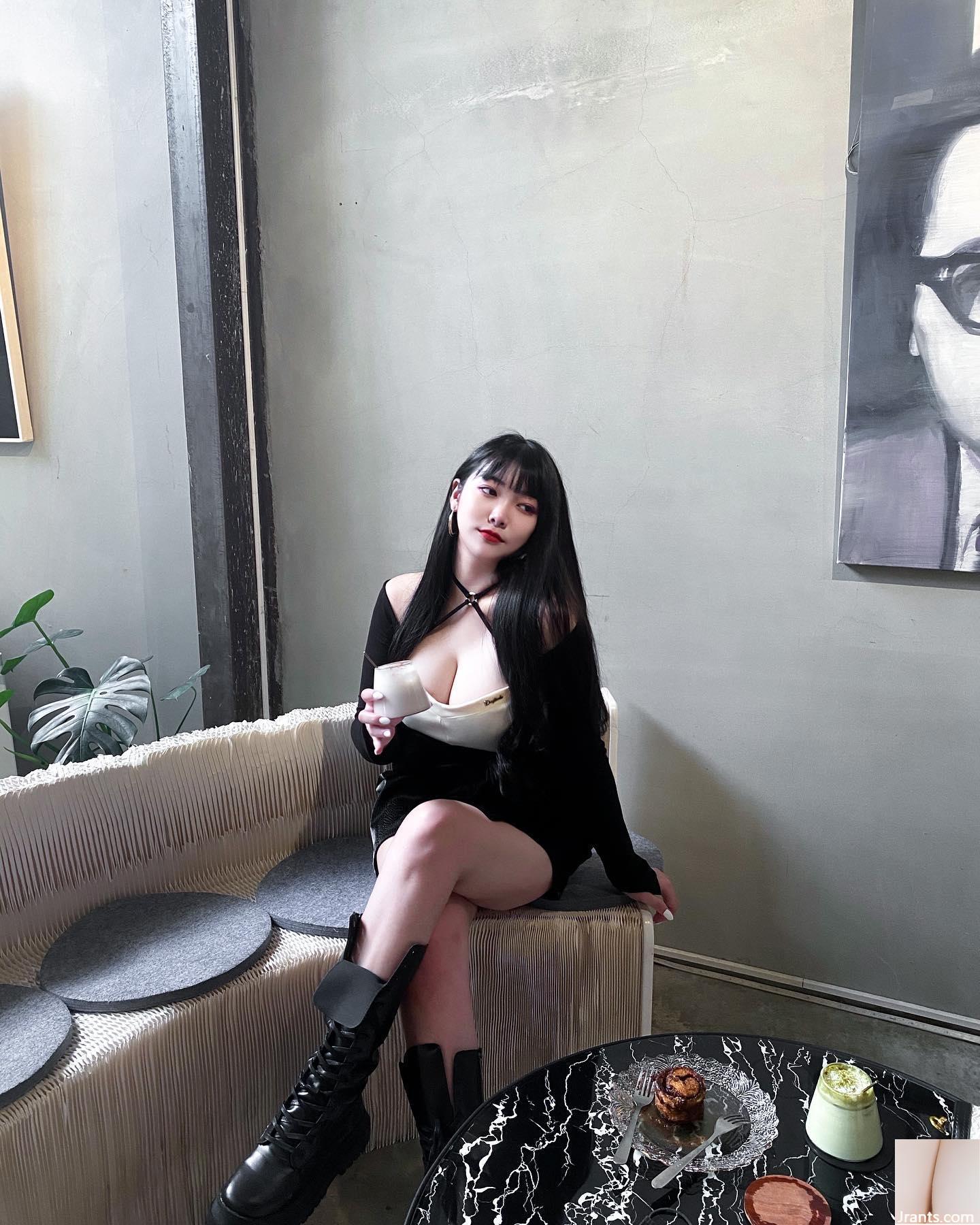 Đỉnh cao kiêu hãnh “TiTi” có thân hình nóng bỏng đến mức đáng yêu dưới khuôn mặt ngọt ngào (40P) - Ảnh 4