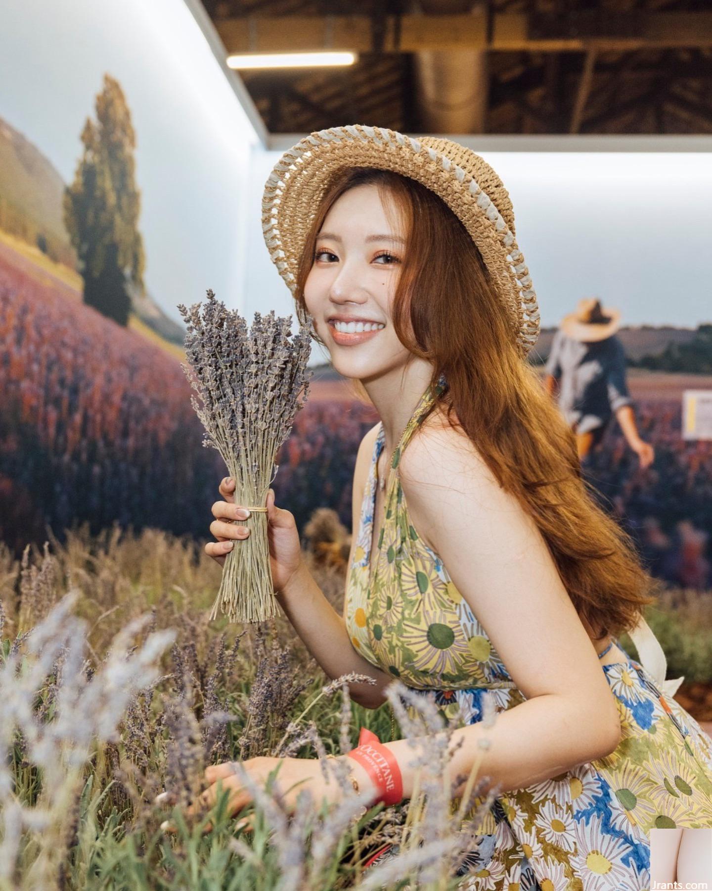 Khuôn mặt dễ thương và bộ ngực tuyết trắng của nàng tiên “Qiqi” thực sự là tâm điểm chú ý của mọi người (30P) - Ảnh 13