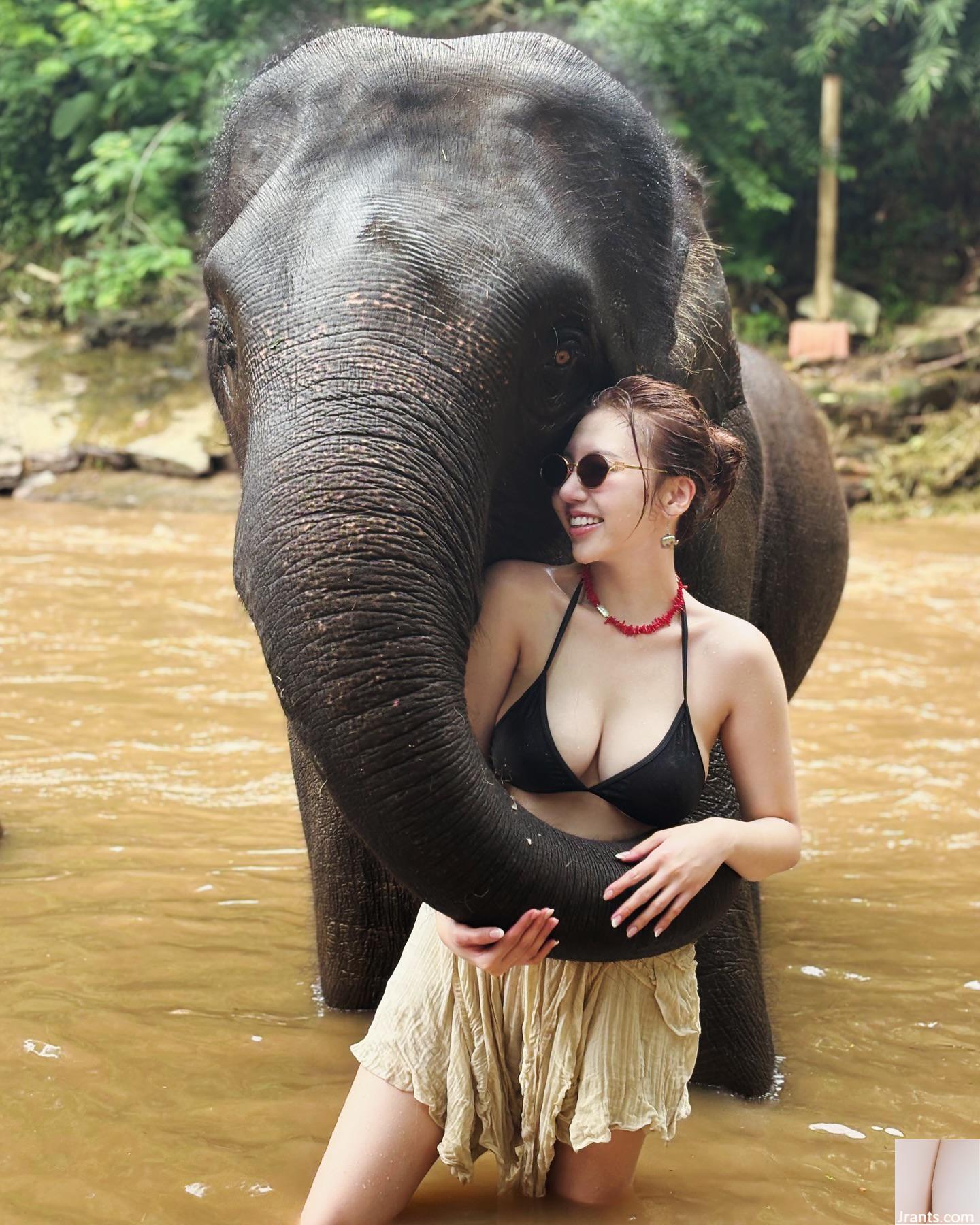 Khuôn mặt dễ thương và bộ ngực tuyết trắng của nàng tiên “Qiqi” thực sự là tâm điểm chú ý của mọi người (30P) - Ảnh 27