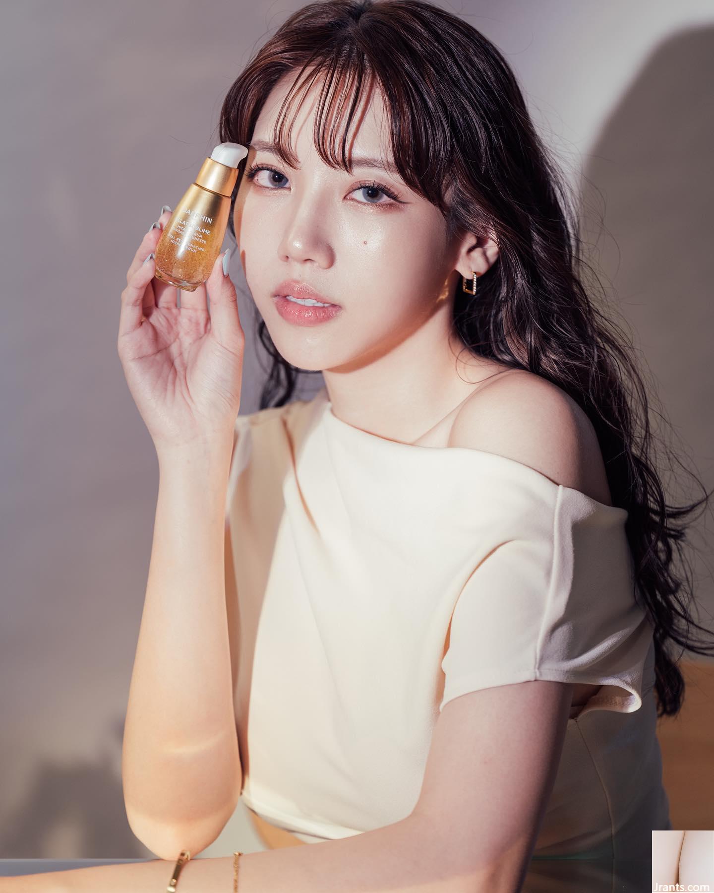 Khuôn mặt dễ thương và bộ ngực tuyết trắng của nàng tiên “Qiqi” thực sự là tâm điểm chú ý của mọi người (30P) - Ảnh 6