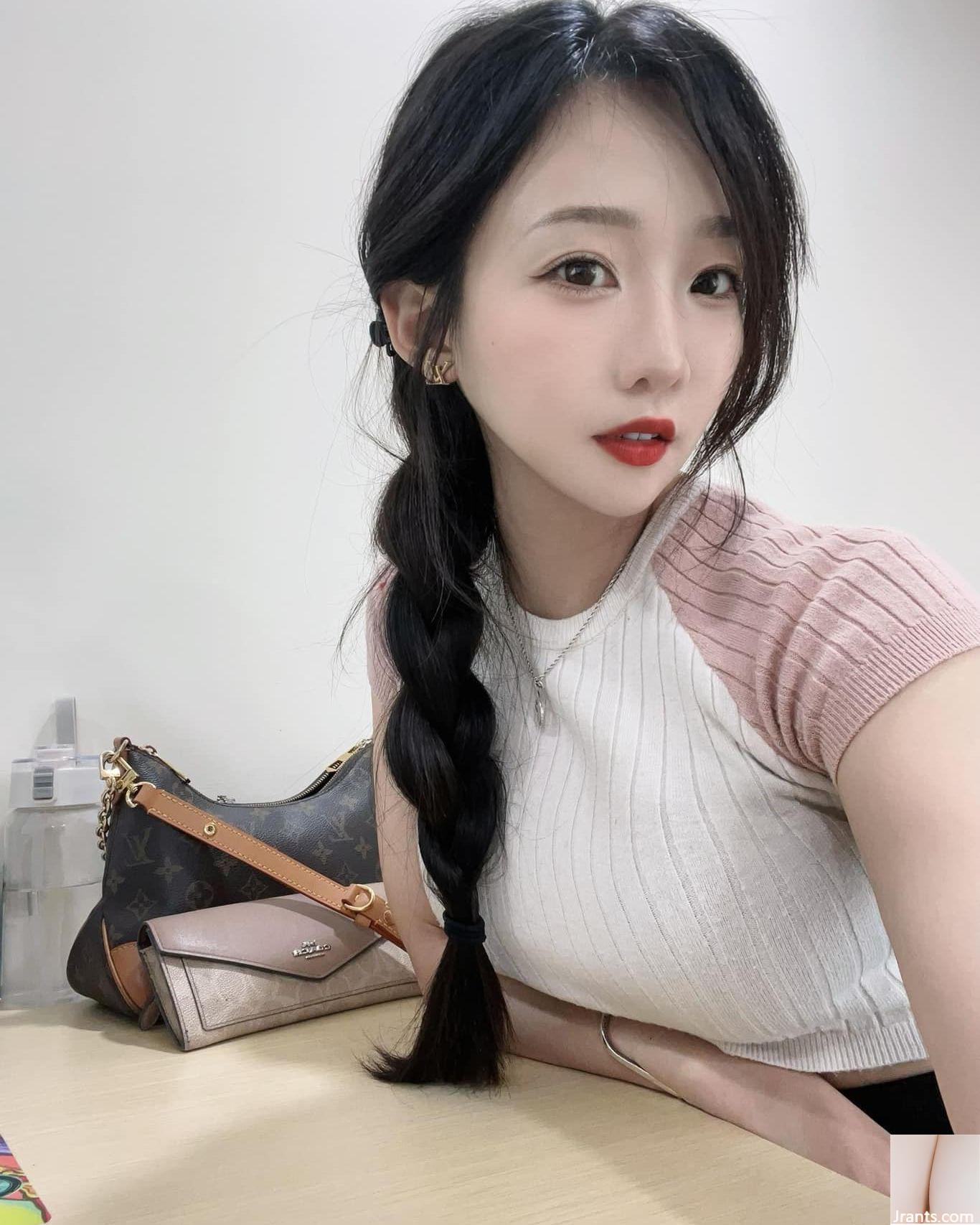 Vòng 1 nóng bỏng tự nhiên của mỹ nhân “Vương Hiên Vũ” khiến khán giả thích thú, yêu ngay từ cái nhìn đầu tiên (23P) - Ảnh 15