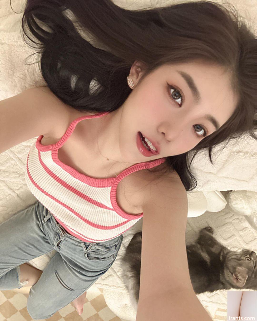 Lượng sữa đầy đặn của “Zhen Zhen” theo phong cách tươi mới tràn vào rãnh sâu trắng như tuyết (24P) - Ảnh 10