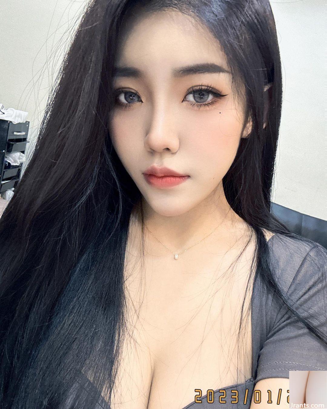 Lượng sữa đầy đặn của “Zhen Zhen” theo phong cách tươi mới tràn vào rãnh sâu trắng như tuyết (24P) - Ảnh 19