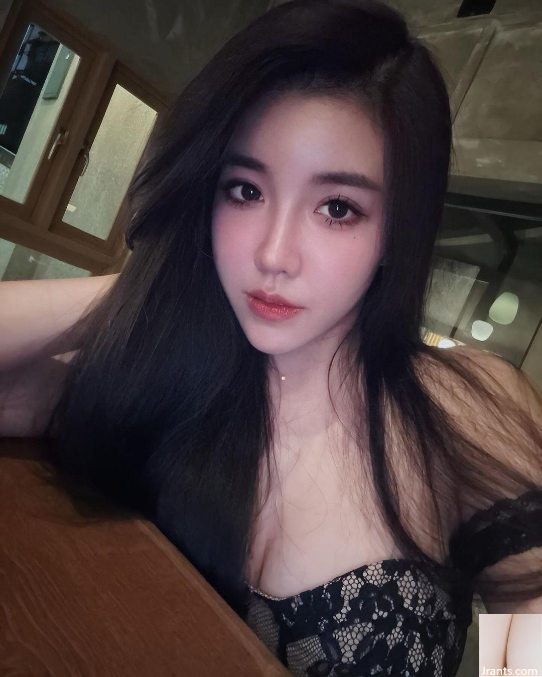 Lượng sữa đầy đặn của “Zhen Zhen” theo phong cách tươi mới tràn vào rãnh sâu trắng như tuyết (24P) - Ảnh 23