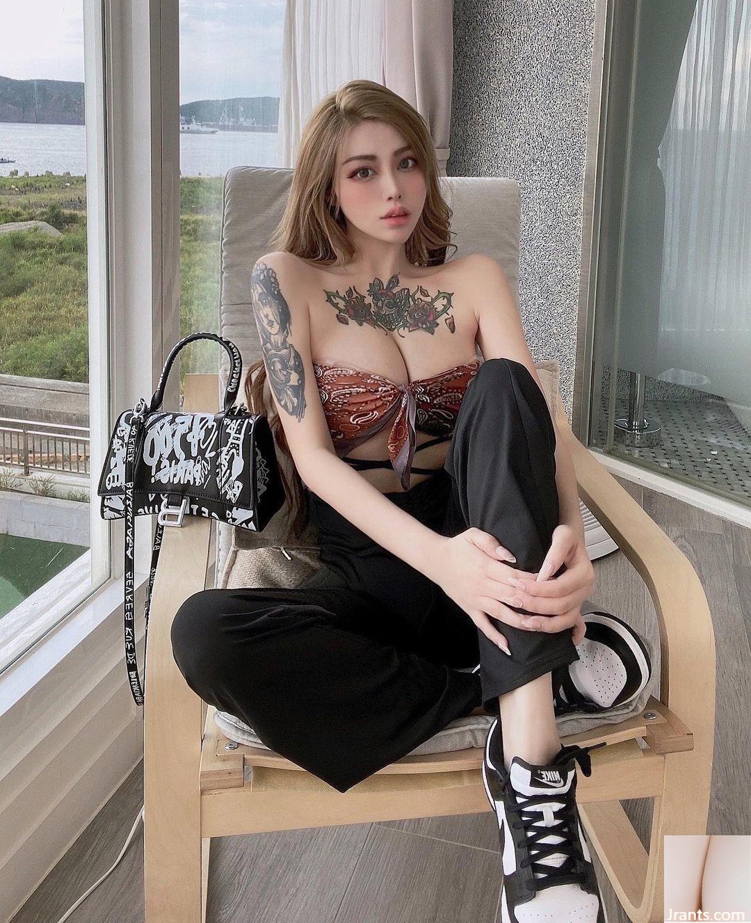 Người mẫu nóng bỏng hàng đầu “Lī Jing Li Jing” có hương vị ngọt ngào và vóc dáng chuẩn, thật bất ngờ! - Ảnh 12