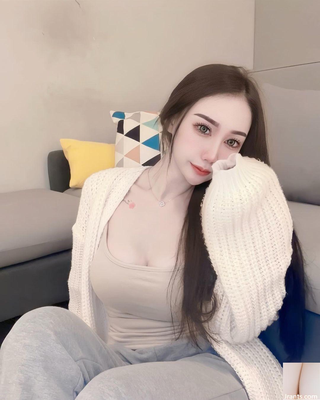 Bộ ngực nhỏ gợi cảm Zhimo “jr 150,2cm” hơi lộ ra, vòng cung hoàn hảo thật quyến rũ (19P) - Ảnh 3