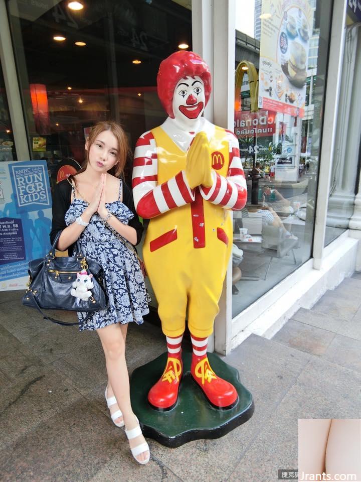 34D Hunguo cô gái ngực đẹp ~ Rimmy ~ Quần lót đen trong suốt để lộ cặp mông săn chắc và nhận ra rằng phía sau trông đẹp hơn phía trước (33P) - Ảnh 19