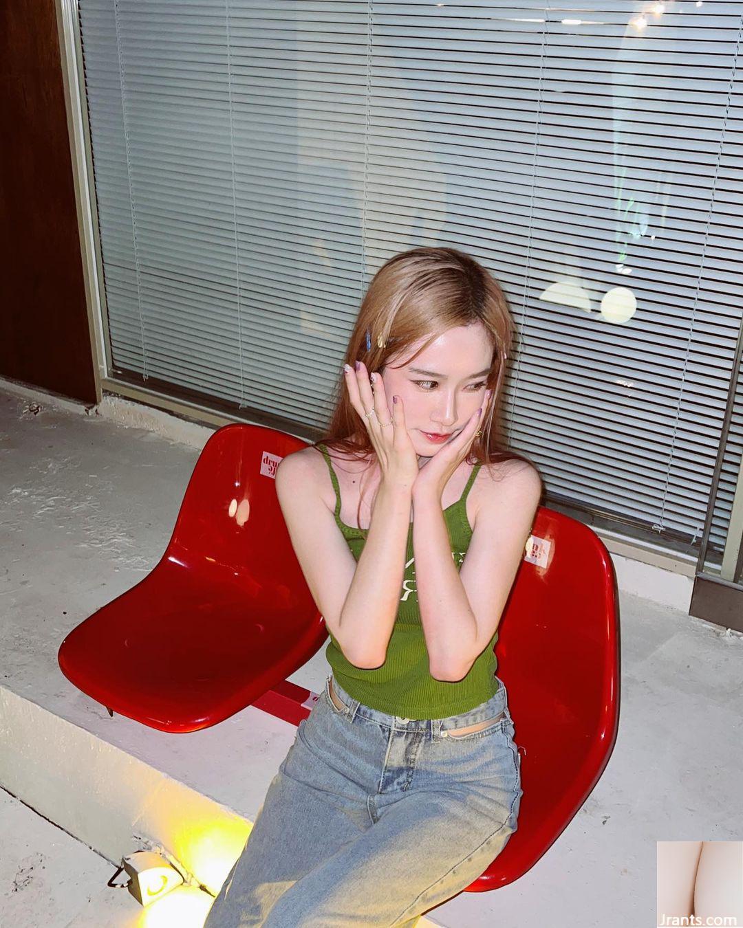 Người nổi tiếng nóng bỏng trên Internet “A Gong” Đường cong ngực bên hông của Hun Guo không thể cưỡng lại (17P) - Ảnh 13