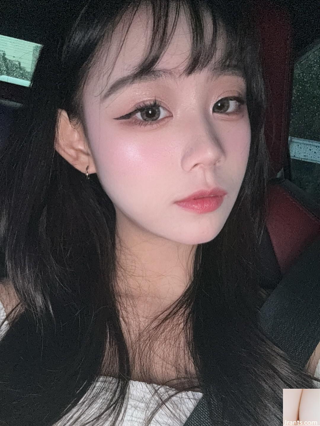 “Yu Xi” sở hữu gương mặt thanh tú, ngọt ngào và quyến rũ (10P)