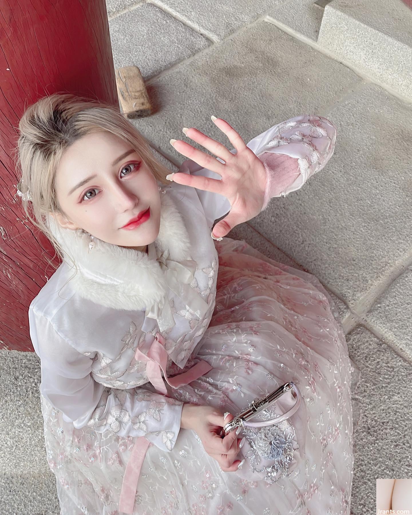 Bộ ngực đẹp độc ác “Kimmyo Weng Xiyan” ngực khủng không chịu nổi, toàn mạng náo loạn (18P) - Ảnh 3