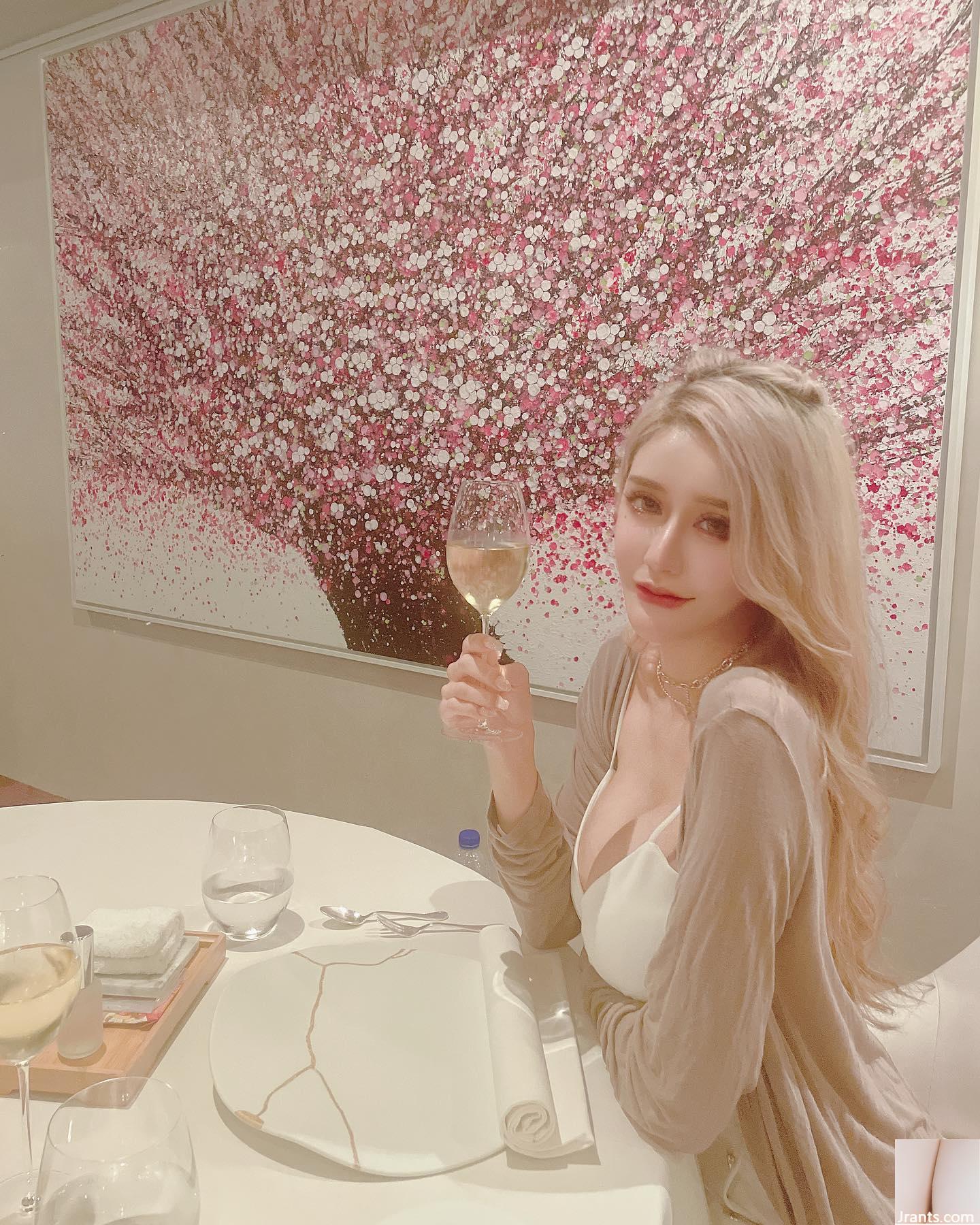 Bộ ngực đẹp độc ác “Kimmyo Weng Xiyan” ngực khủng không chịu nổi, toàn mạng náo loạn (18P) - Ảnh 7