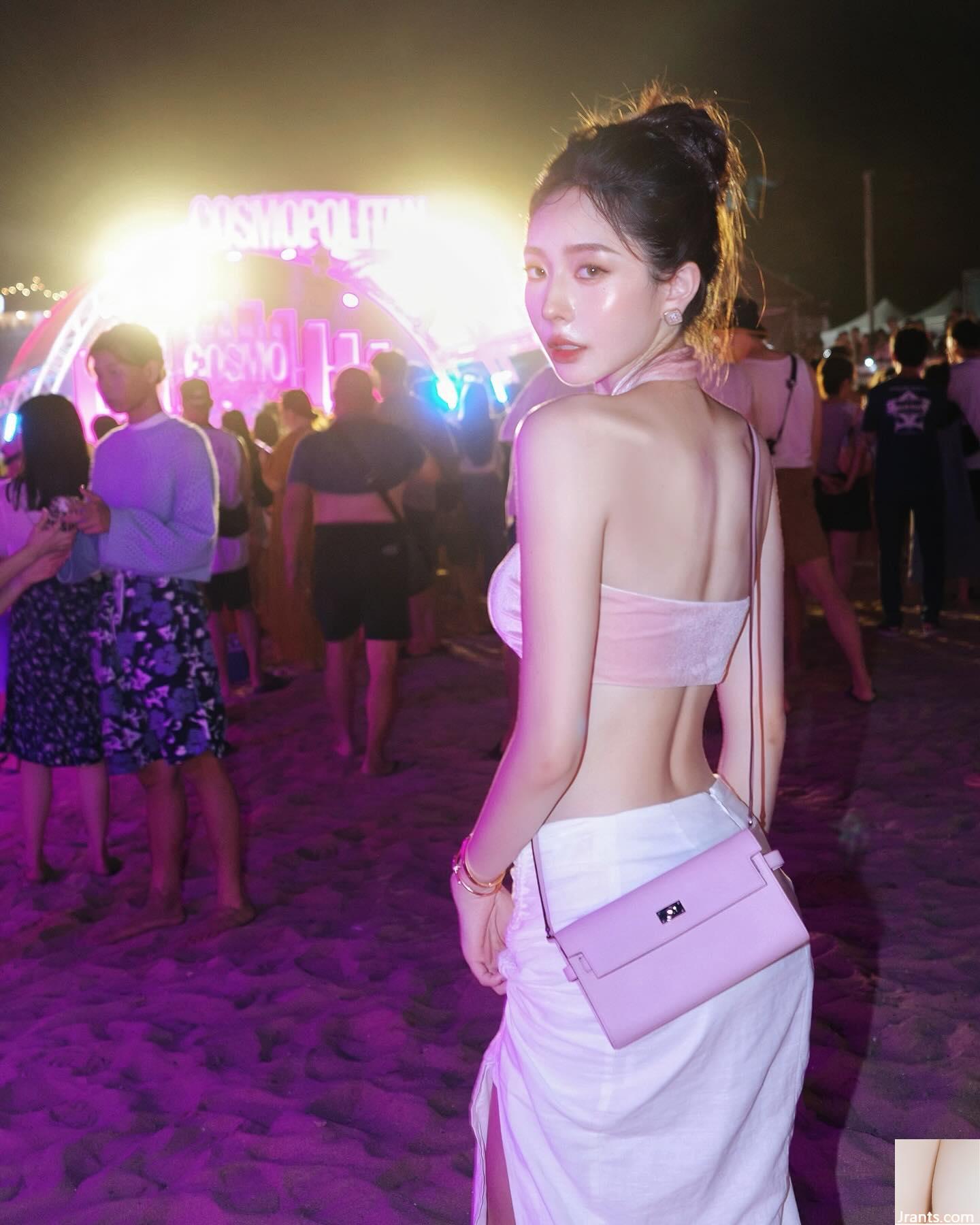 Vẻ đẹp hình thể đáng kinh ngạc “Anna XIN YA” có nụ cười đặc trưng, ​​​​ngọt ngào đến mức bạn sẽ mê mẩn chỉ trong nháy mắt (21P) - Ảnh 21