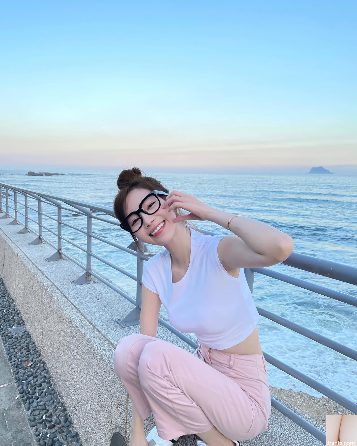 Bộ ngực đẹp “Yang Yuxian”, hình ảnh bắt mắt gợi cảm đến khó cưỡng (25P) - Ảnh 24