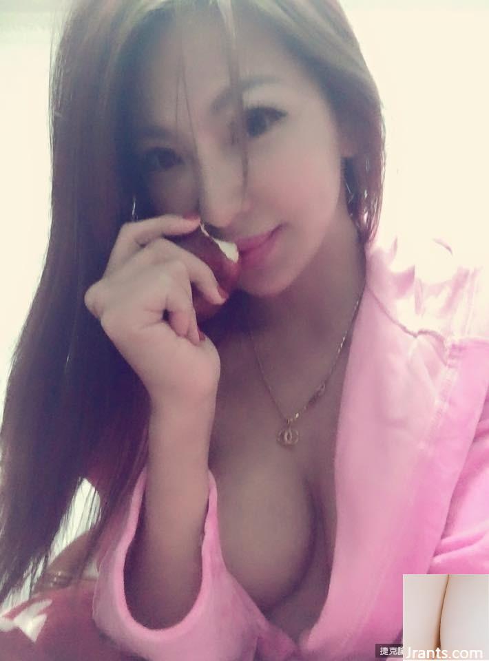 Hot girl gợi cảm Niuniu hóa thân thành hot girl Giáng sinh và tung ra những “quà” cá nhân khiến cư dân mạng thốt lên không chịu nổi (24P) - Ảnh 19