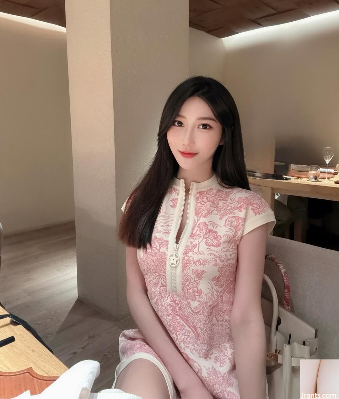 “Rao Fangqing” có thân hình bụ bẫm và đẹp đến mức không thể giấu được (10P)