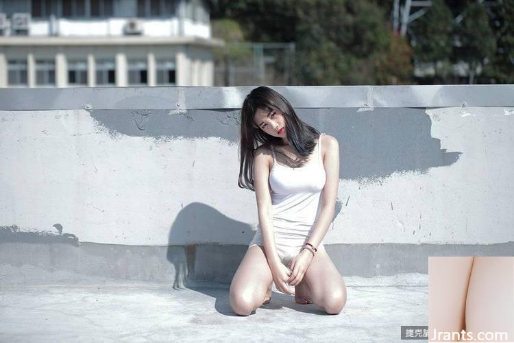 Cô gái xinh đẹp Li Youyou có thân hình nóng bỏng và chiếc thắt lưng gợi cảm, bộ ngực lộ ra và đường sự nghiệp mạnh mẽ khiến người ta chảy nước dãi mũi (13P) - Ảnh 12