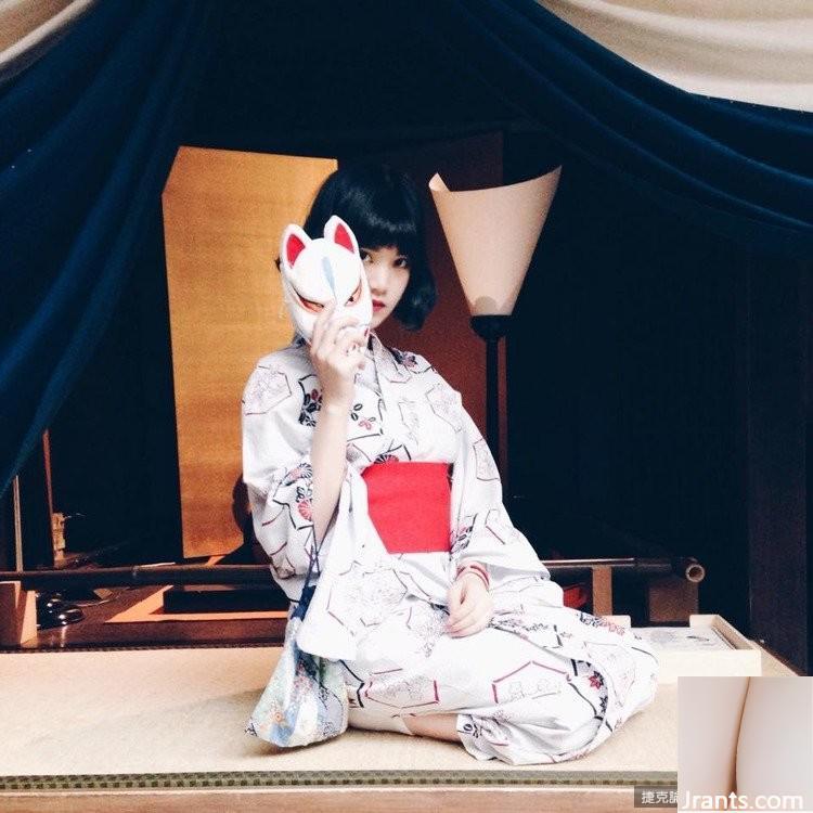 Cô gái xinh đẹp Li Youyou có thân hình nóng bỏng và chiếc thắt lưng gợi cảm, bộ ngực lộ ra và đường sự nghiệp mạnh mẽ khiến người ta chảy nước dãi mũi (13P) - Ảnh 3