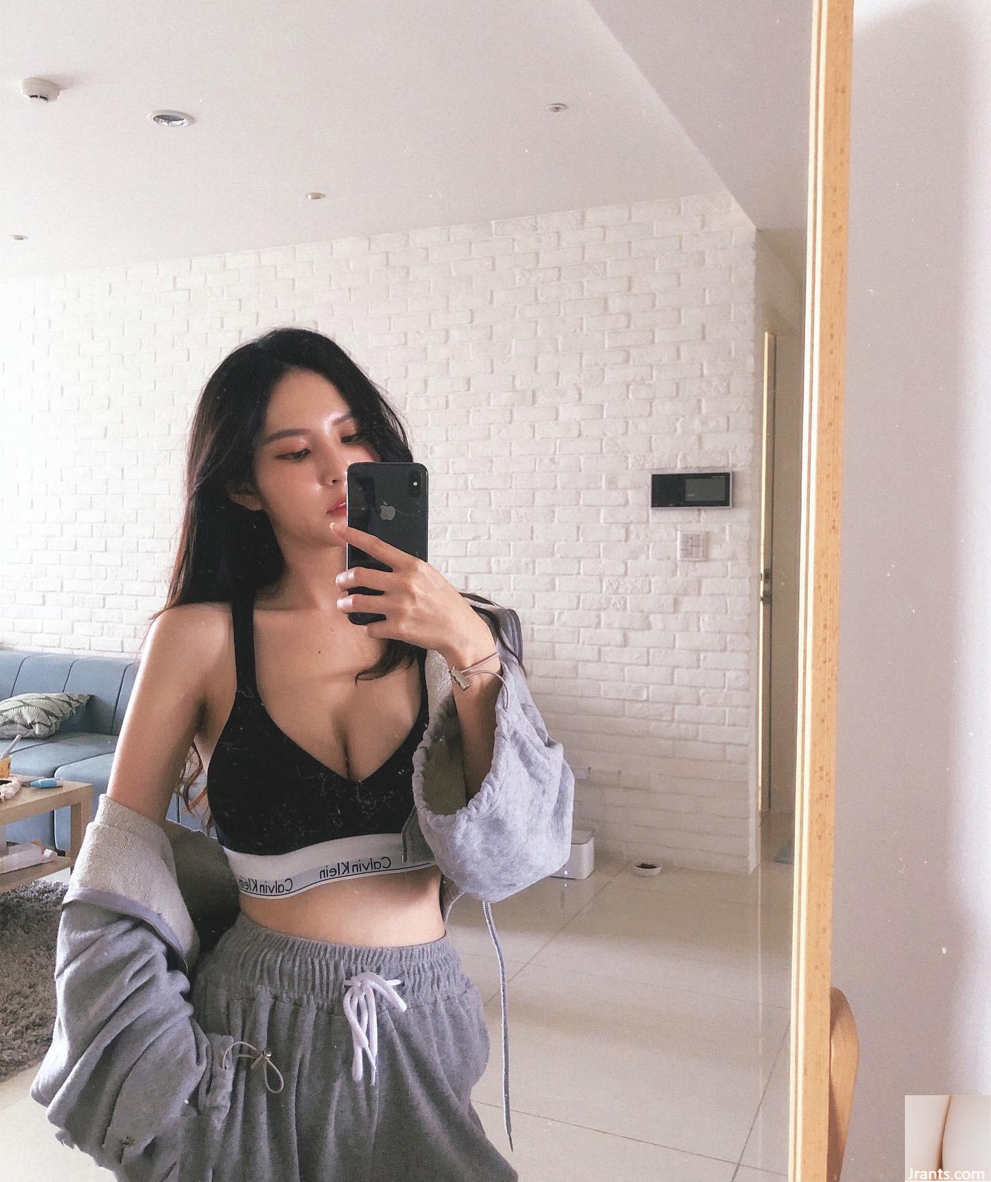 “Josh Ah” hai đỉnh kiêu hãnh có bộ ngực đầy đặn và xinh đẹp dưới vẻ ngoài trẻ thơ Không có giới hạn cho những bức hình bắt mắt (18P) - Ảnh 2