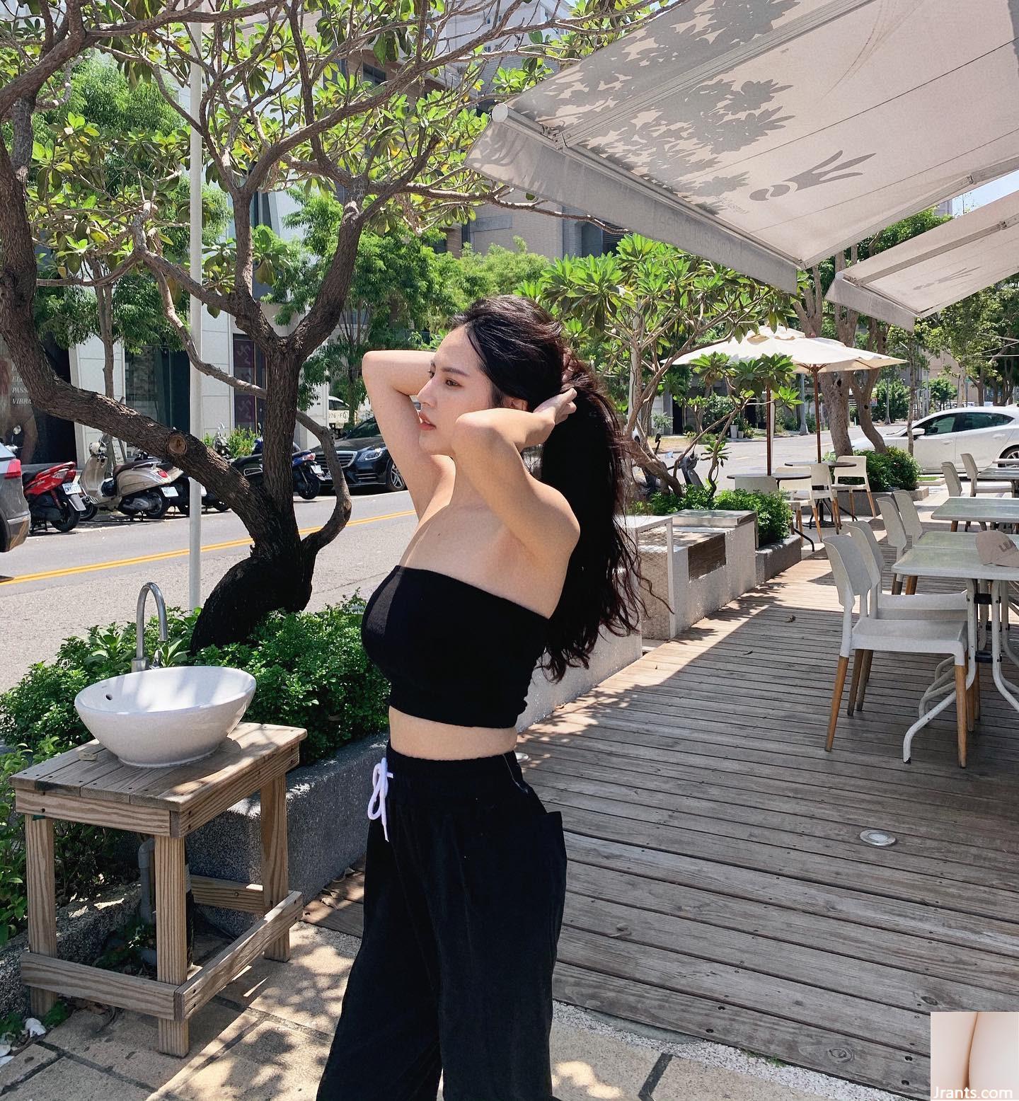 “Josh Ah” hai đỉnh kiêu hãnh có bộ ngực đầy đặn và xinh đẹp dưới vẻ ngoài trẻ thơ Không có giới hạn cho những bức hình bắt mắt (18P) - Ảnh 4