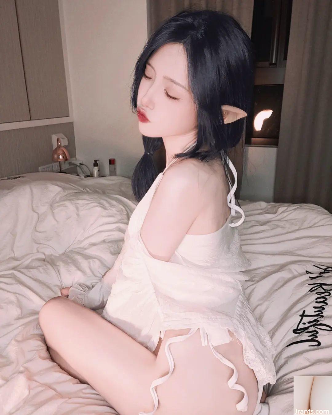 Rãnh sâu trắng như tuyết “chieh0528” có thân hình nóng bỏng khiến người ta muốn xiêu lòng (30P) - Ảnh 11