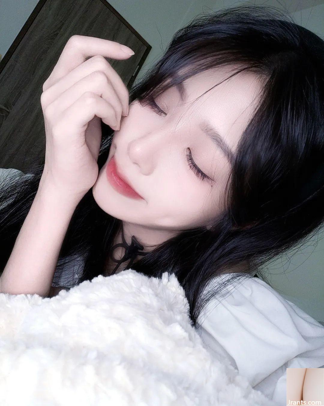 Rãnh sâu trắng như tuyết “chieh0528” có thân hình nóng bỏng khiến người ta muốn xiêu lòng (30P) - Ảnh 22