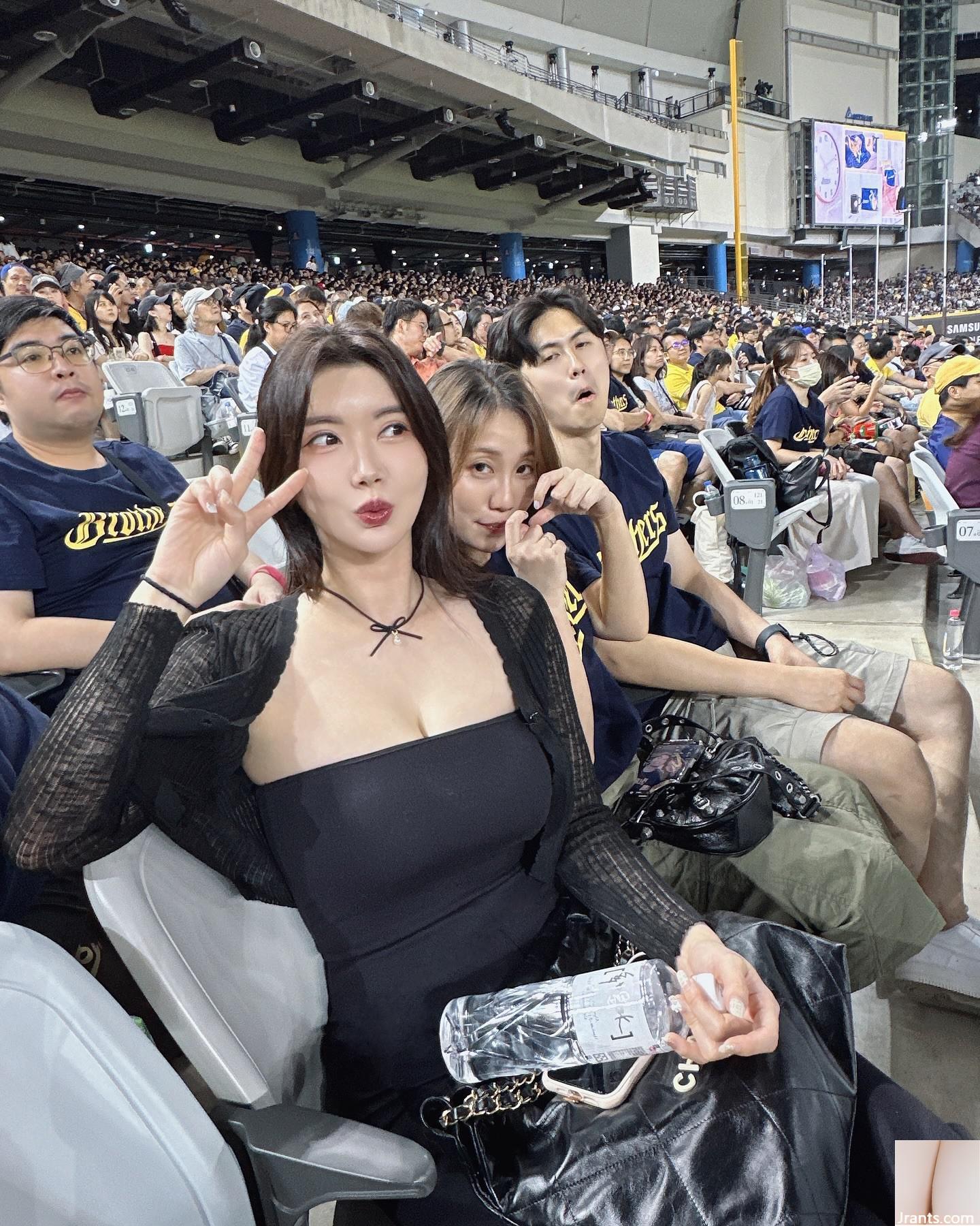 Những hình ảnh bắt mắt của người nổi tiếng ngực khủng trên Internet “Yao Caichen” sẽ chinh phục ánh nhìn của bạn (31P) - Ảnh 11