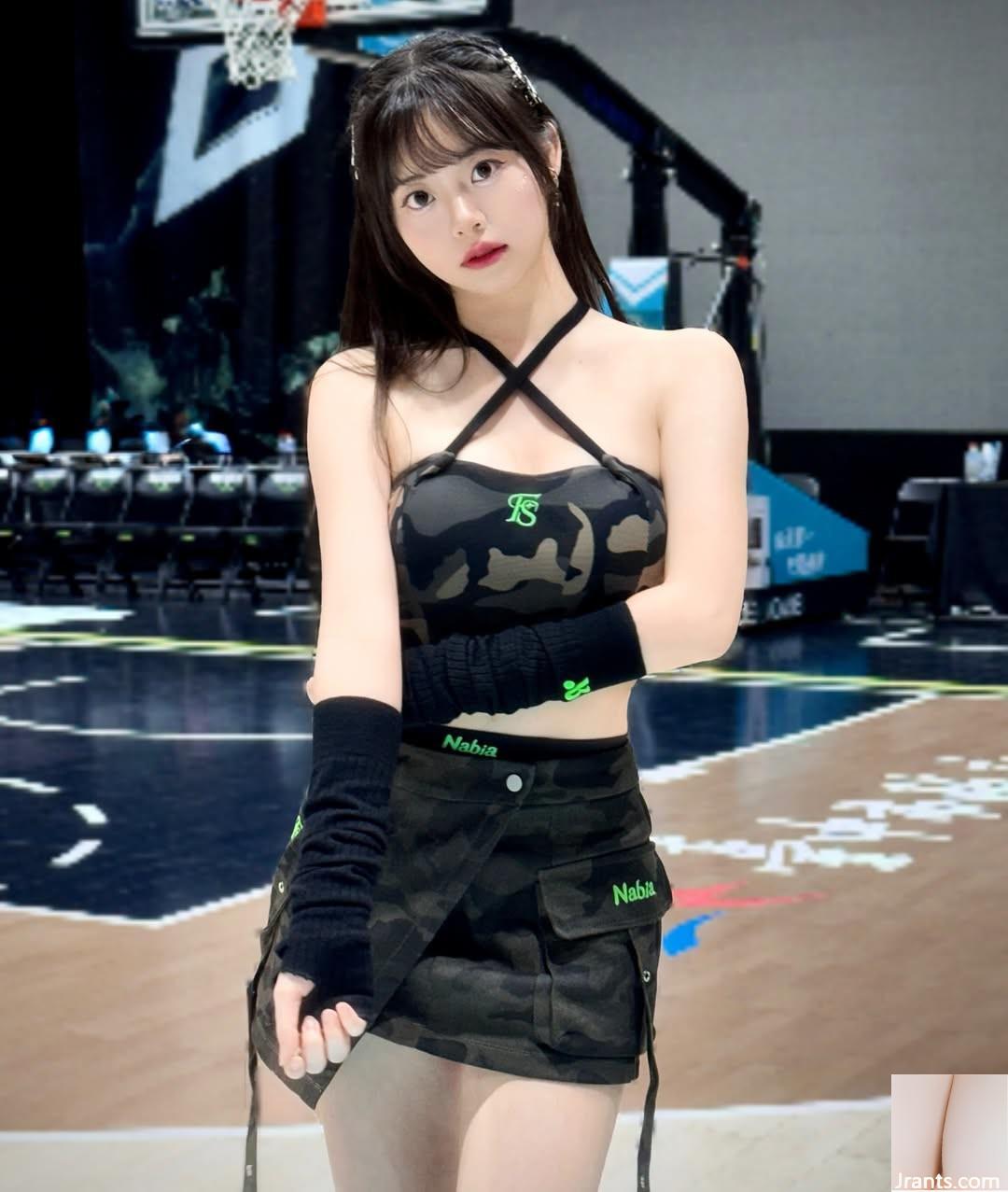 “Belle” là một cô gái nóng nảy với bộ ngực to và tròn. Cô ấy trông thật thơm trong ảnh (10P) - Ảnh 4