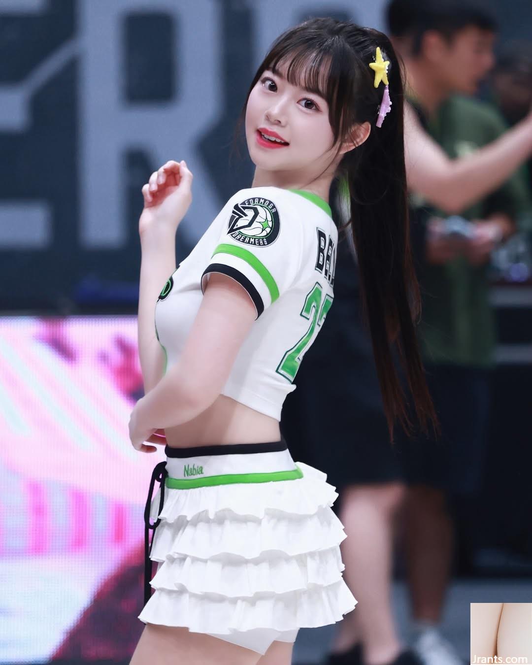 “Belle” là một cô gái nóng nảy với bộ ngực to và tròn. Cô ấy trông thật thơm trong ảnh (10P) - Ảnh 6