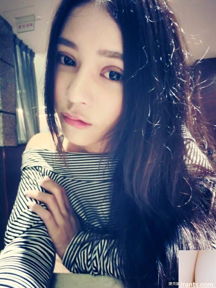 Cô bé nhà bên ngọt ngào và quyến rũ ~ Michelle ~ Selfie bằng mắt điện quyến rũ với bộ ngực hơi lộ ra và vẻ quyến rũ gợi cảm (19P) - Ảnh 9