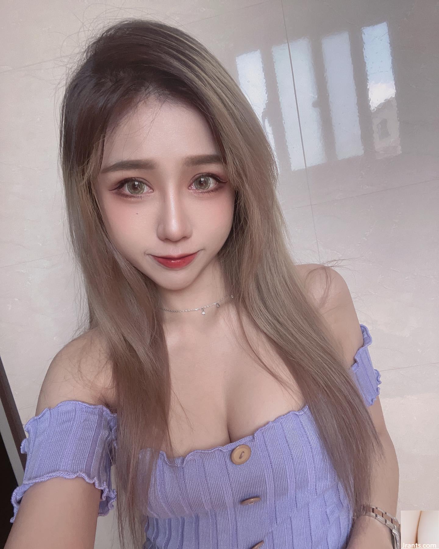 Bộ ngực hung dữ của “Peggy Doll” xinh đẹp tuyệt trần lộ ra, càng nhìn càng thích thú (29P)