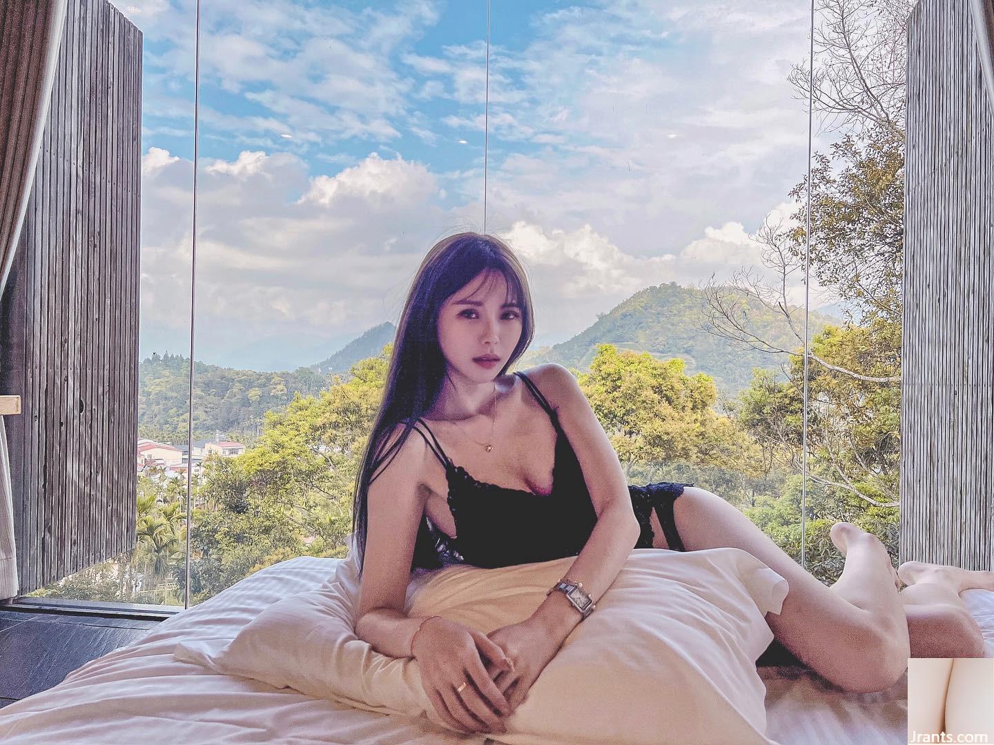 Nụ cười bất khả chiến bại của “Katie Xuân” vừa ngọt ngào vừa gợi cảm với đường cong cơ thể hoàn hảo (23P) - Ảnh 9