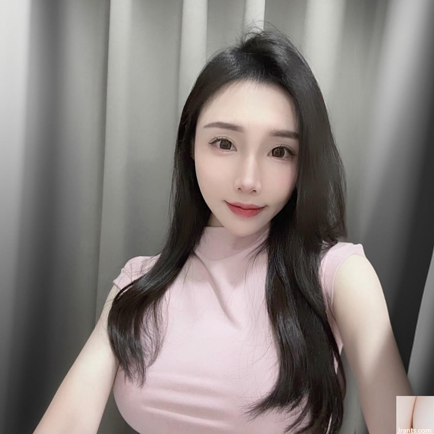 Hot girl “Iris” có nụ cười bất khả chiến bại khiến trái tim tan chảy, khiến bạn mê mẩn (34P) - Ảnh 10