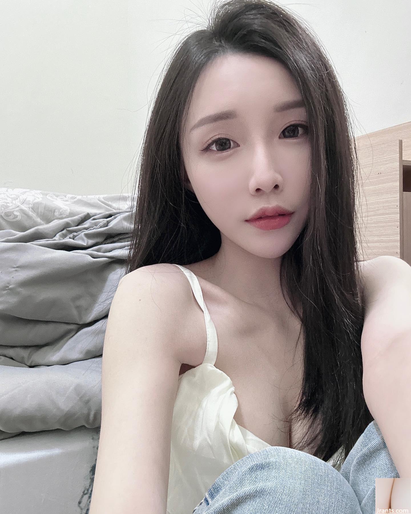 Hot girl “Iris” có nụ cười bất khả chiến bại khiến trái tim tan chảy, khiến bạn mê mẩn (34P) - Ảnh 23