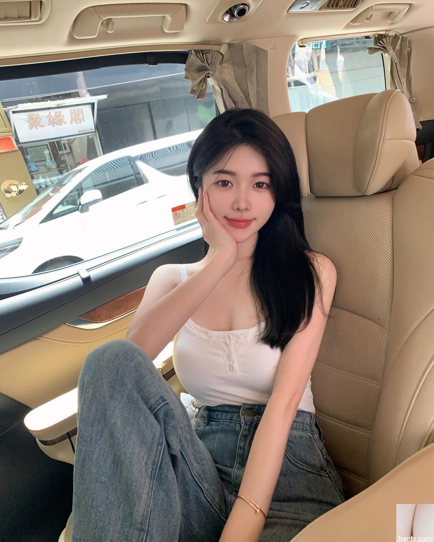 Người mẫu nóng bỏng hàng đầu “Yixin YiXin” lộ bộ ngực trắng nõn và mềm mại khiến khán giả mất kiểm soát (42P) - Ảnh 20