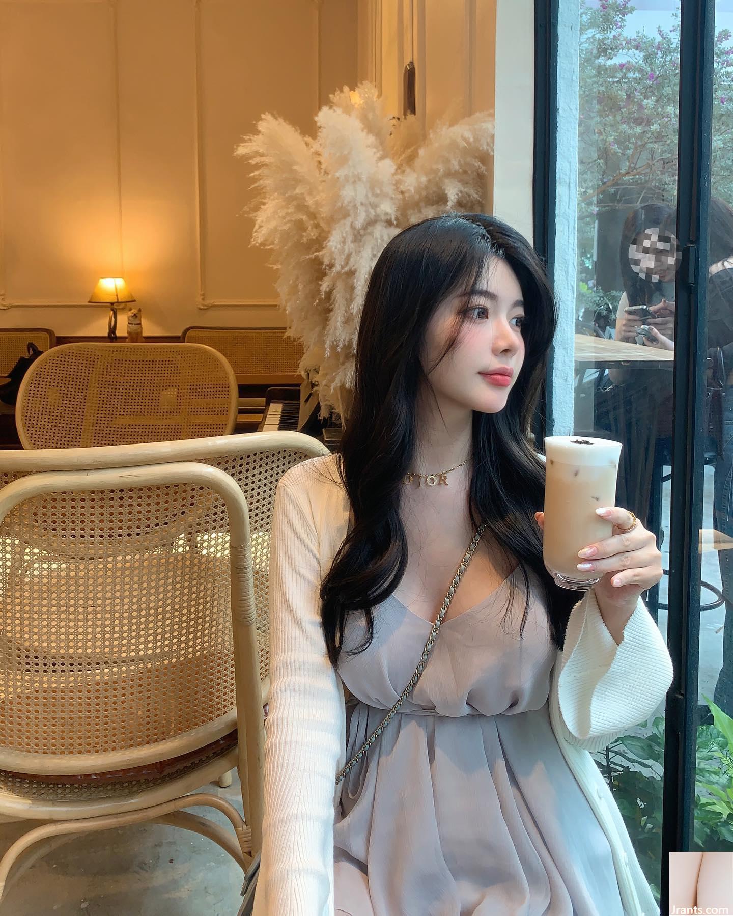 Người mẫu nóng bỏng hàng đầu “Yixin YiXin” lộ bộ ngực trắng nõn và mềm mại khiến khán giả mất kiểm soát (42P) - Ảnh 25