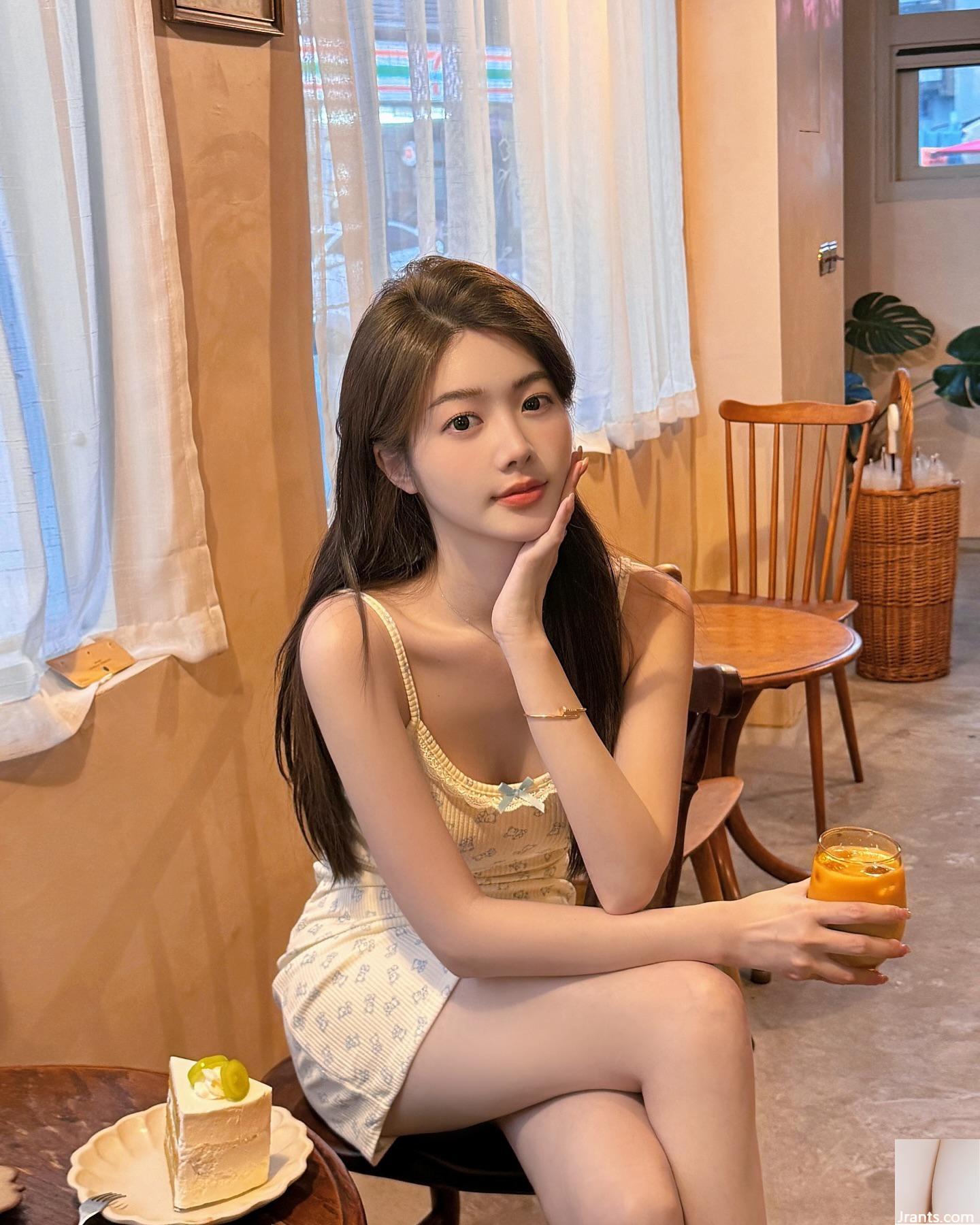 Người mẫu nóng bỏng hàng đầu “Yixin YiXin” lộ bộ ngực trắng nõn và mềm mại khiến khán giả mất kiểm soát (42P) - Ảnh 34