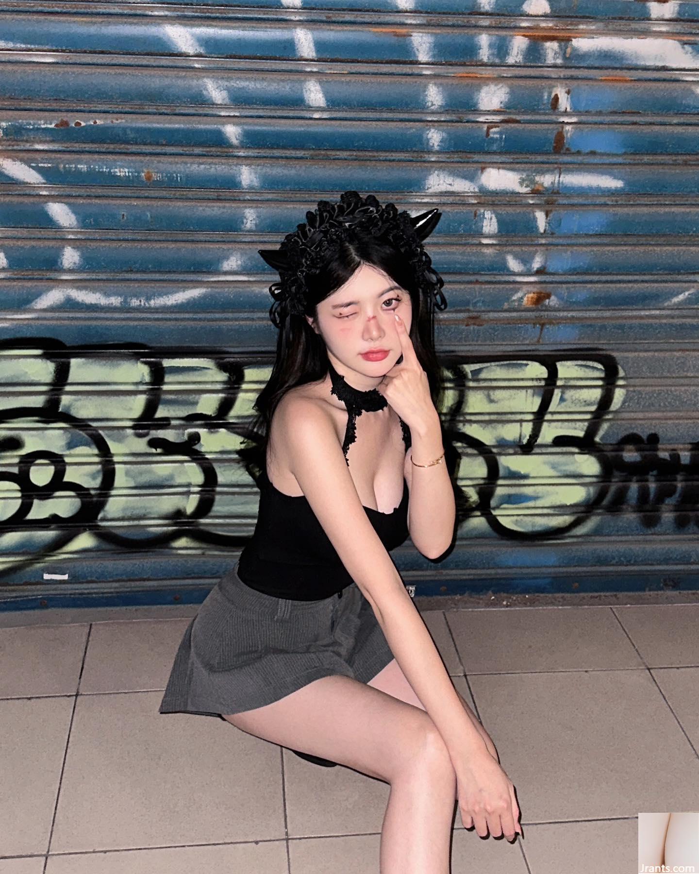 Người mẫu nóng bỏng hàng đầu “Yixin YiXin” lộ bộ ngực trắng nõn và mềm mại khiến khán giả mất kiểm soát (42P) - Ảnh 5