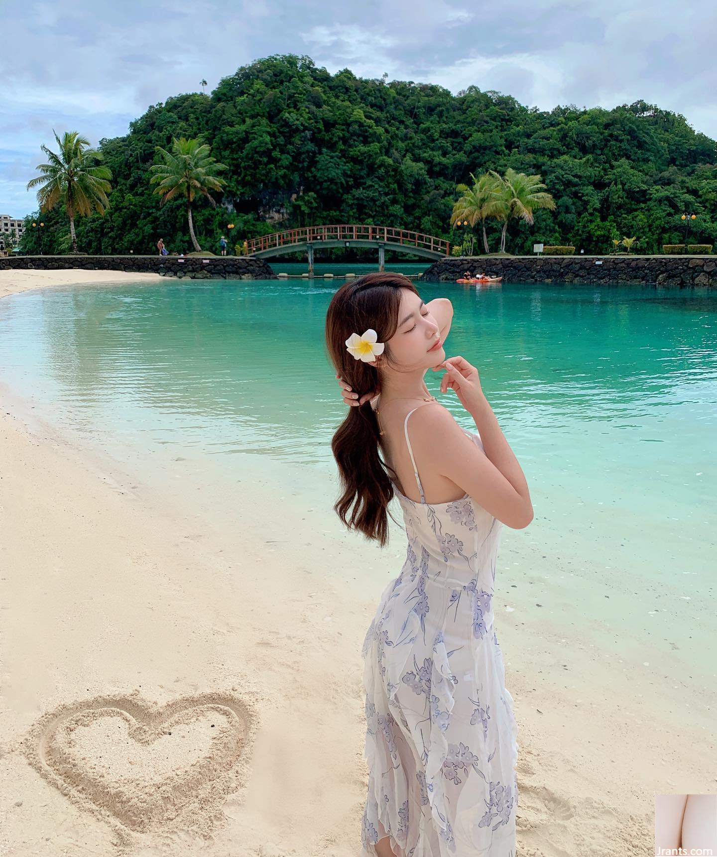 Người mẫu nóng bỏng hàng đầu “Yixin YiXin” lộ bộ ngực trắng nõn và mềm mại khiến khán giả mất kiểm soát (42P) - Ảnh 7