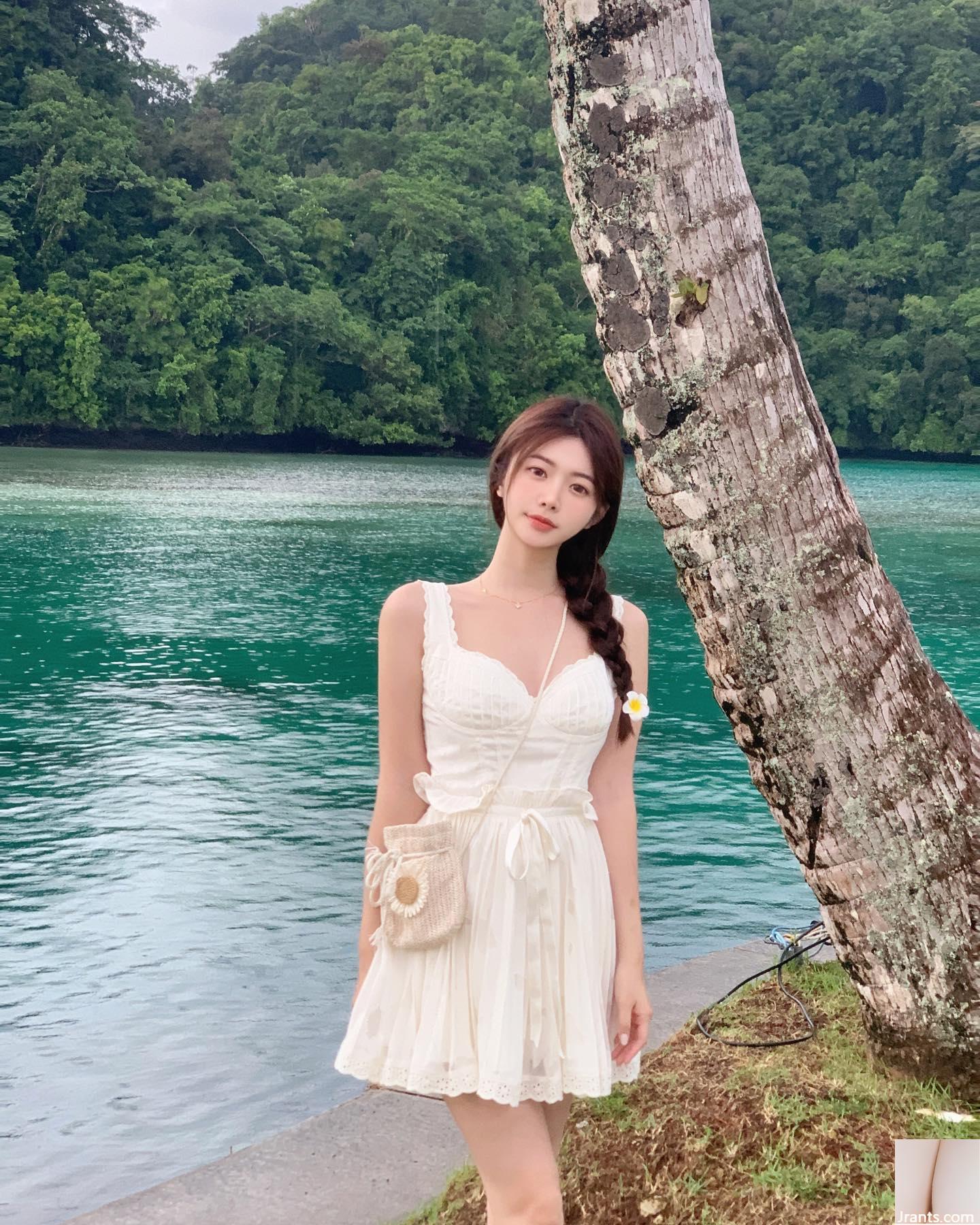 Người mẫu nóng bỏng hàng đầu “Yixin YiXin” lộ bộ ngực trắng nõn và mềm mại khiến khán giả mất kiểm soát (42P) - Ảnh 8