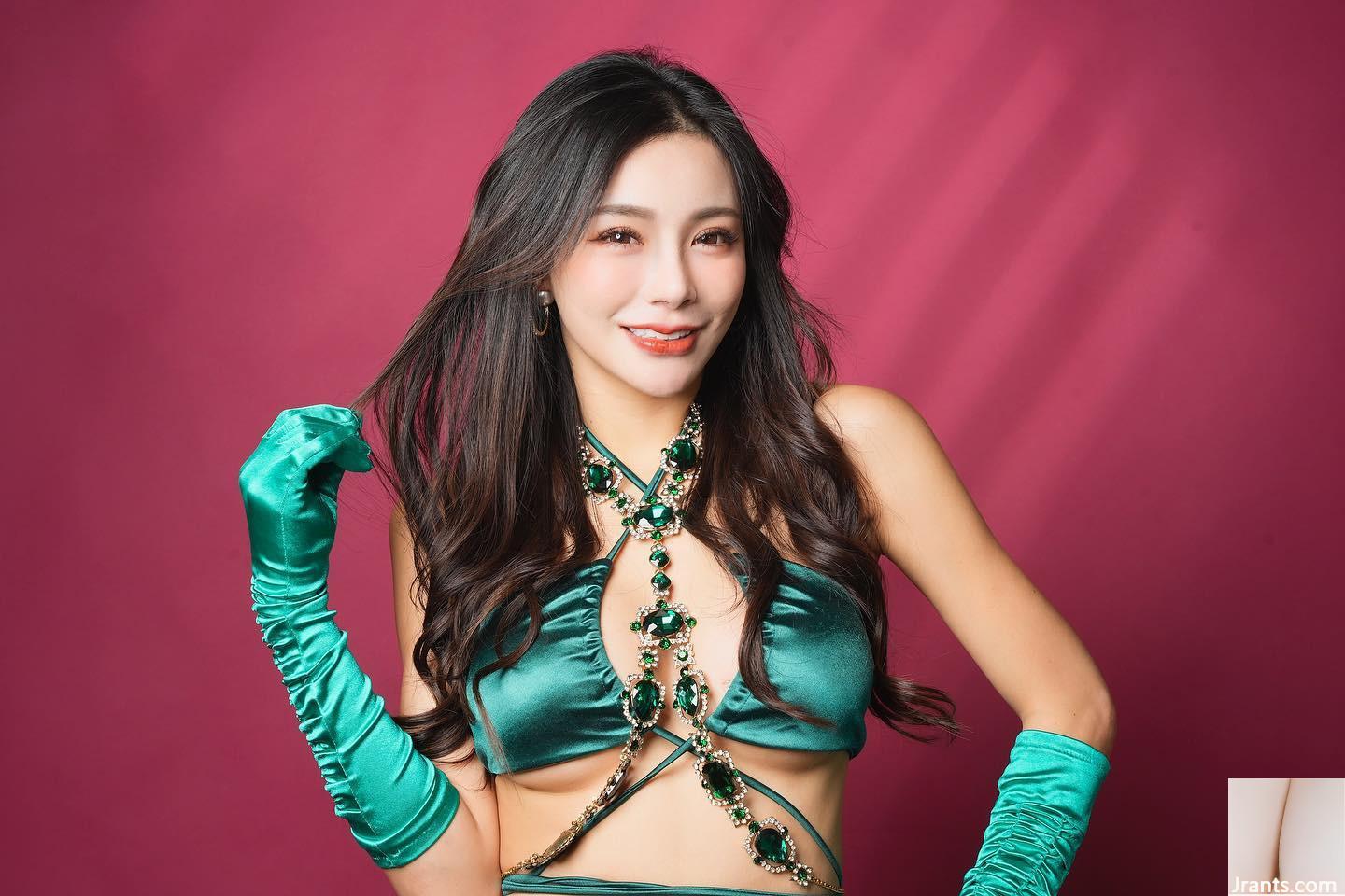 Cô gái ngực bự “Xiao Mi Lu (Lin Jieyin)” đã chiếm được cảm tình của cư dân mạng với thân hình dữ dằn (19P) - Ảnh 19