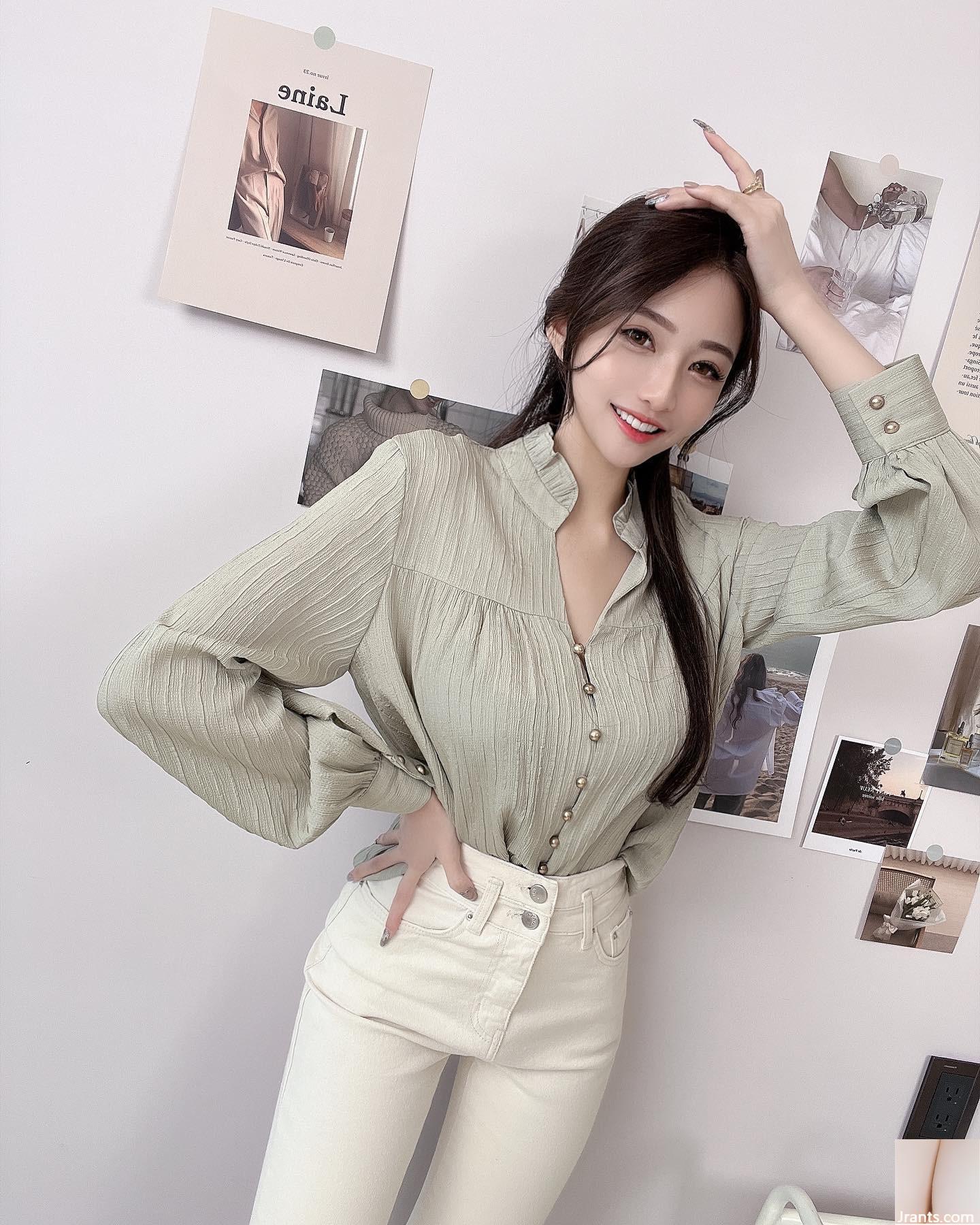 “Hi_821821 The Rain Stops” cực quyến rũ lộ rõ ​​đường cong chữ S nóng bỏng (24P) - Ảnh 2