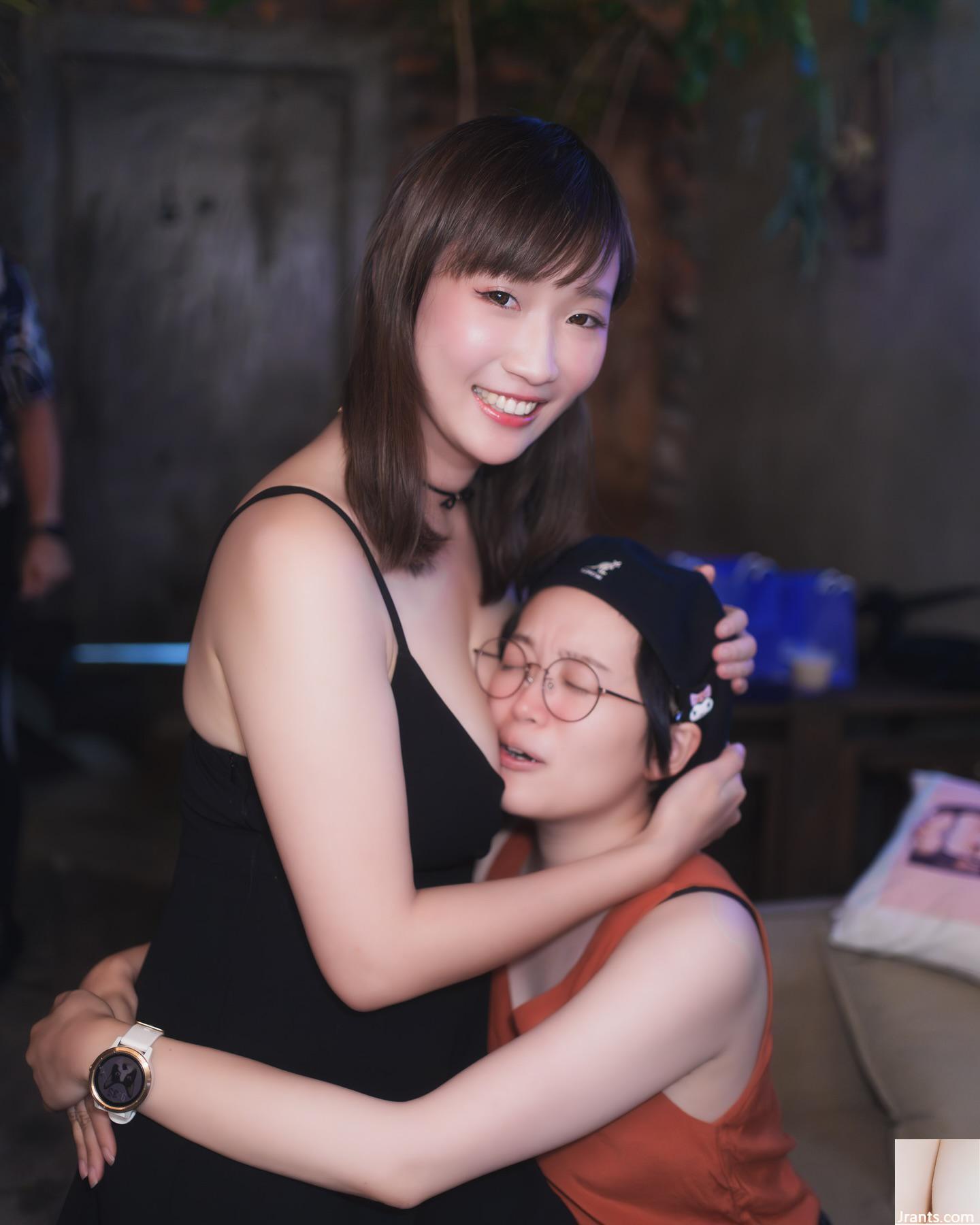 Thân hình nóng bỏng “Xiao Qingxin” không giấu được sự phấn khích khi chỉ nhìn vào dáng người của mình (27P)