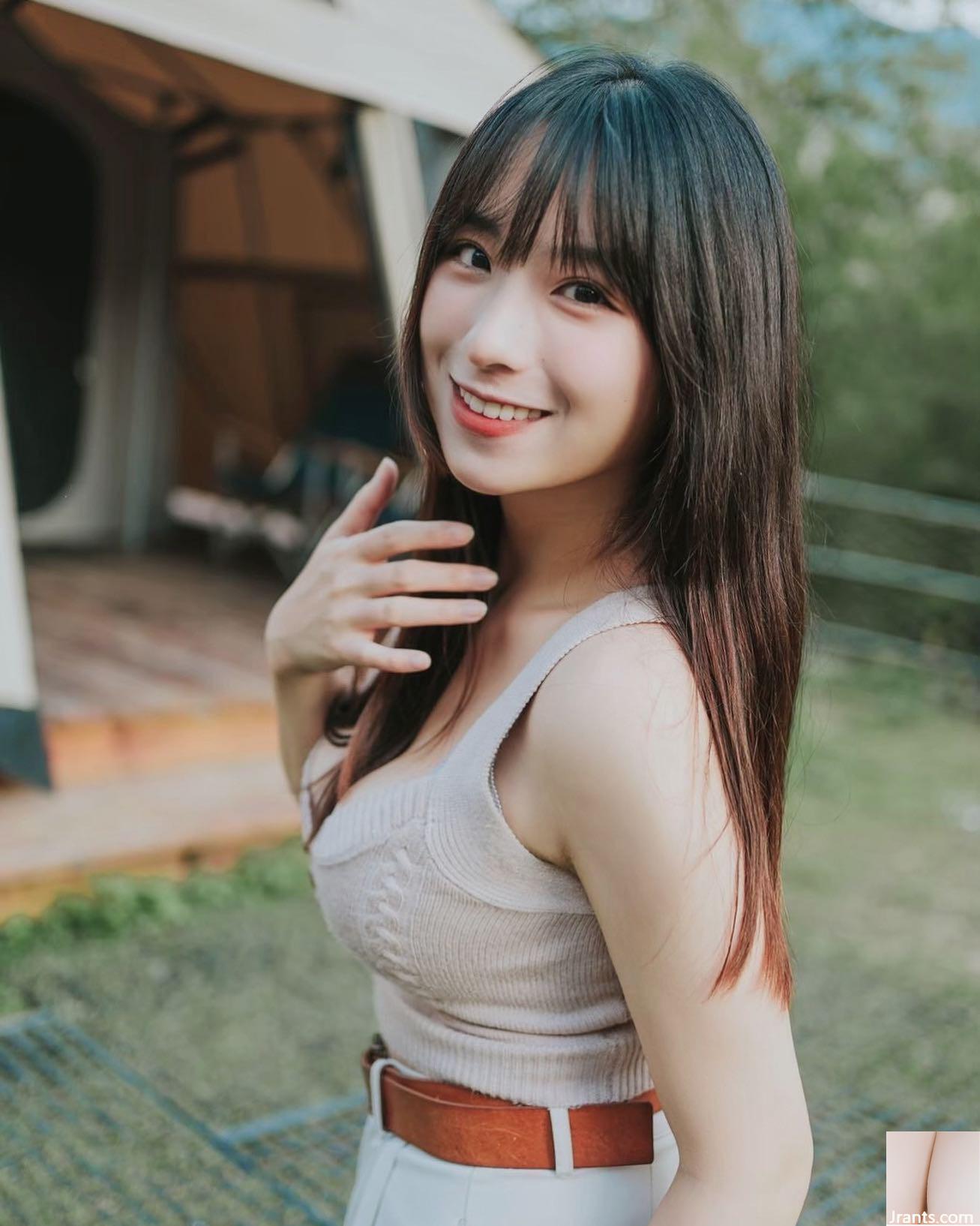 Cặp mông cong của “Ah Jie” trông thật quyến rũ với biểu cảm mờ mịt (21P) - Ảnh 20