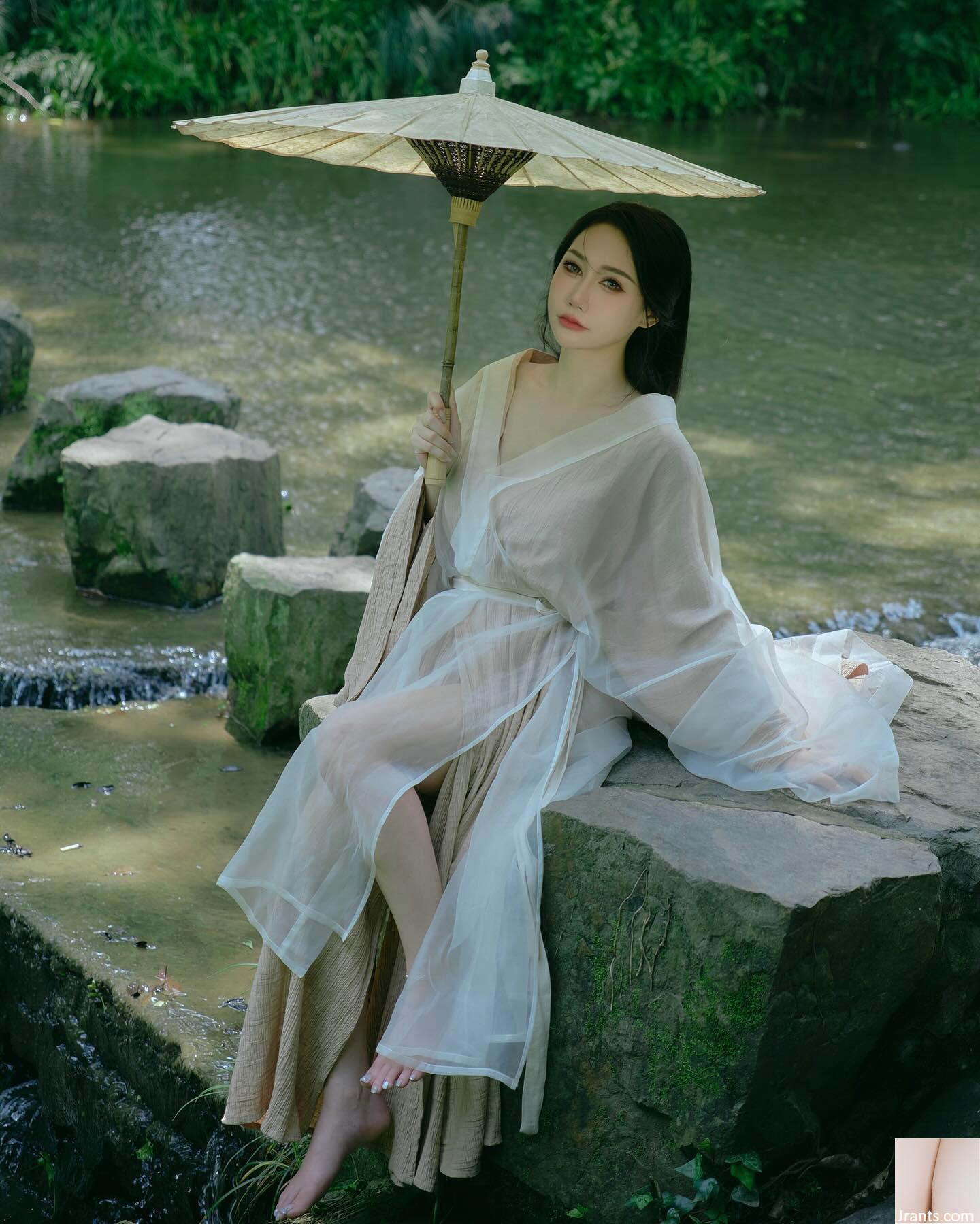 Tiểu quỷ gợi cảm “jr_150.2cm” có thân hình nóng bỏng không chê vào đâu được và siêu hoàn hảo (18P)